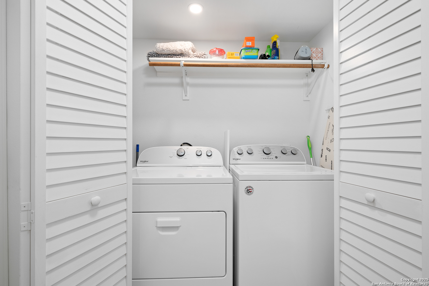706 LAUDERDALE DR Unit: 706