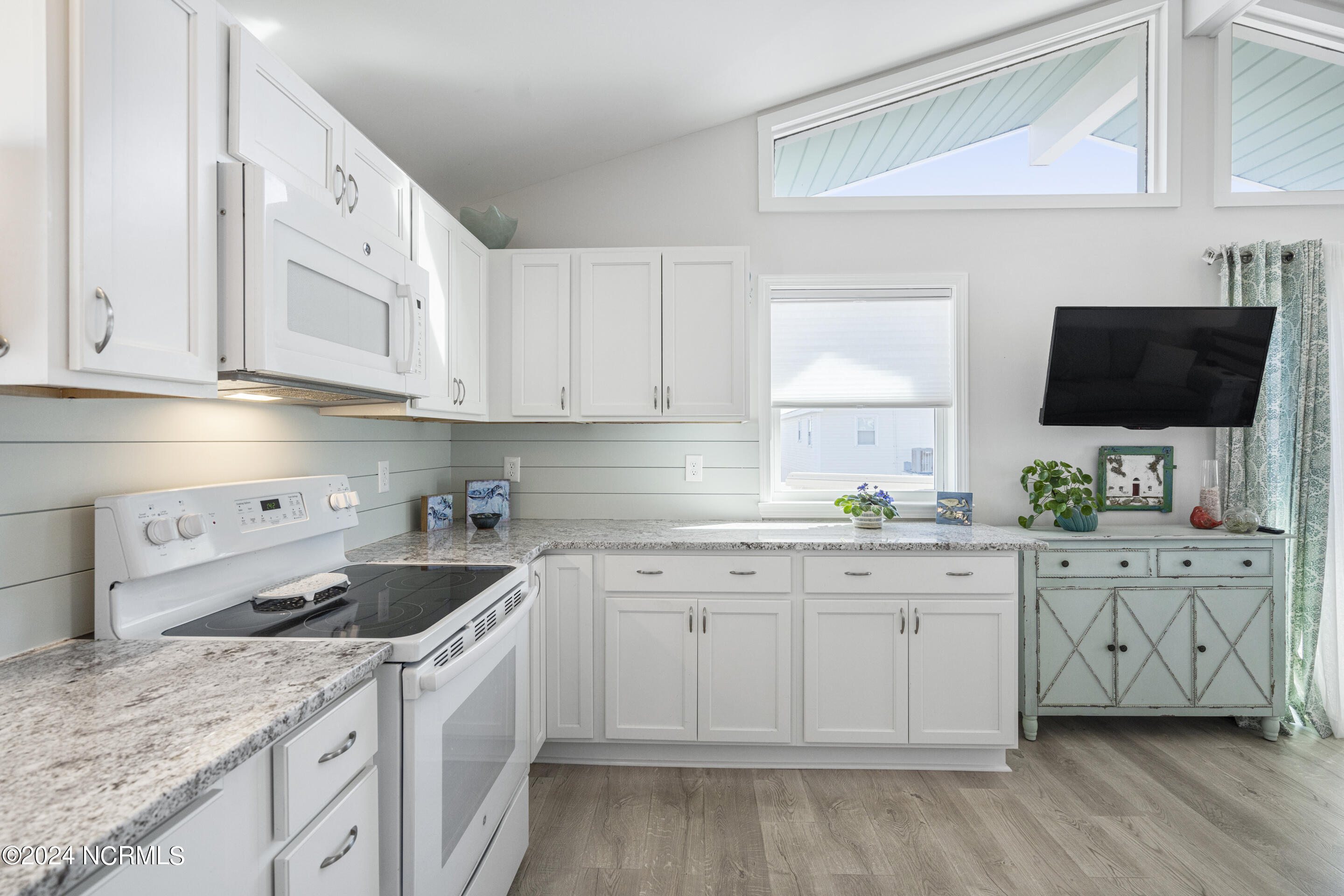 1310 N Topsail Drive