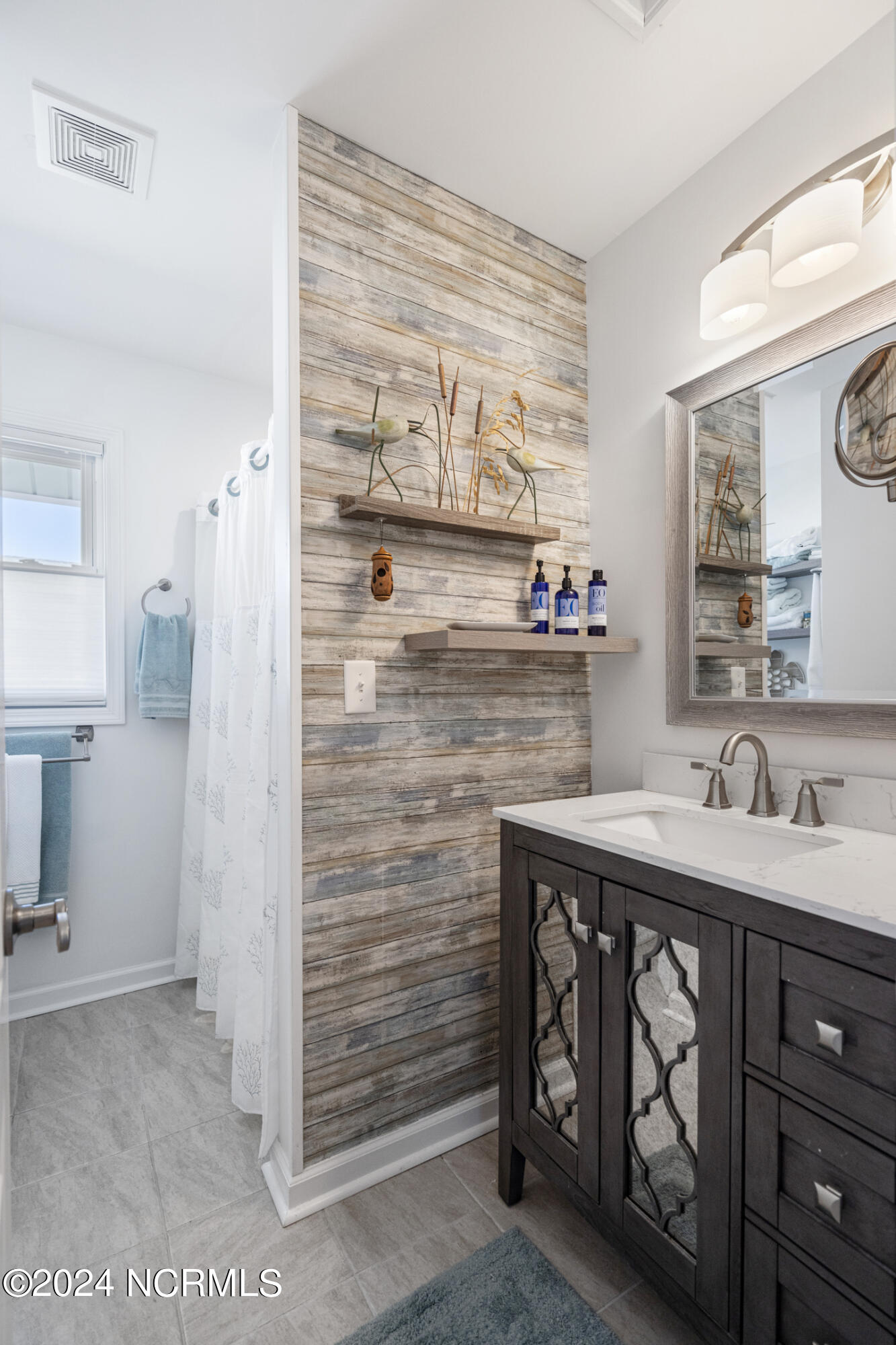 1310 N Topsail Drive