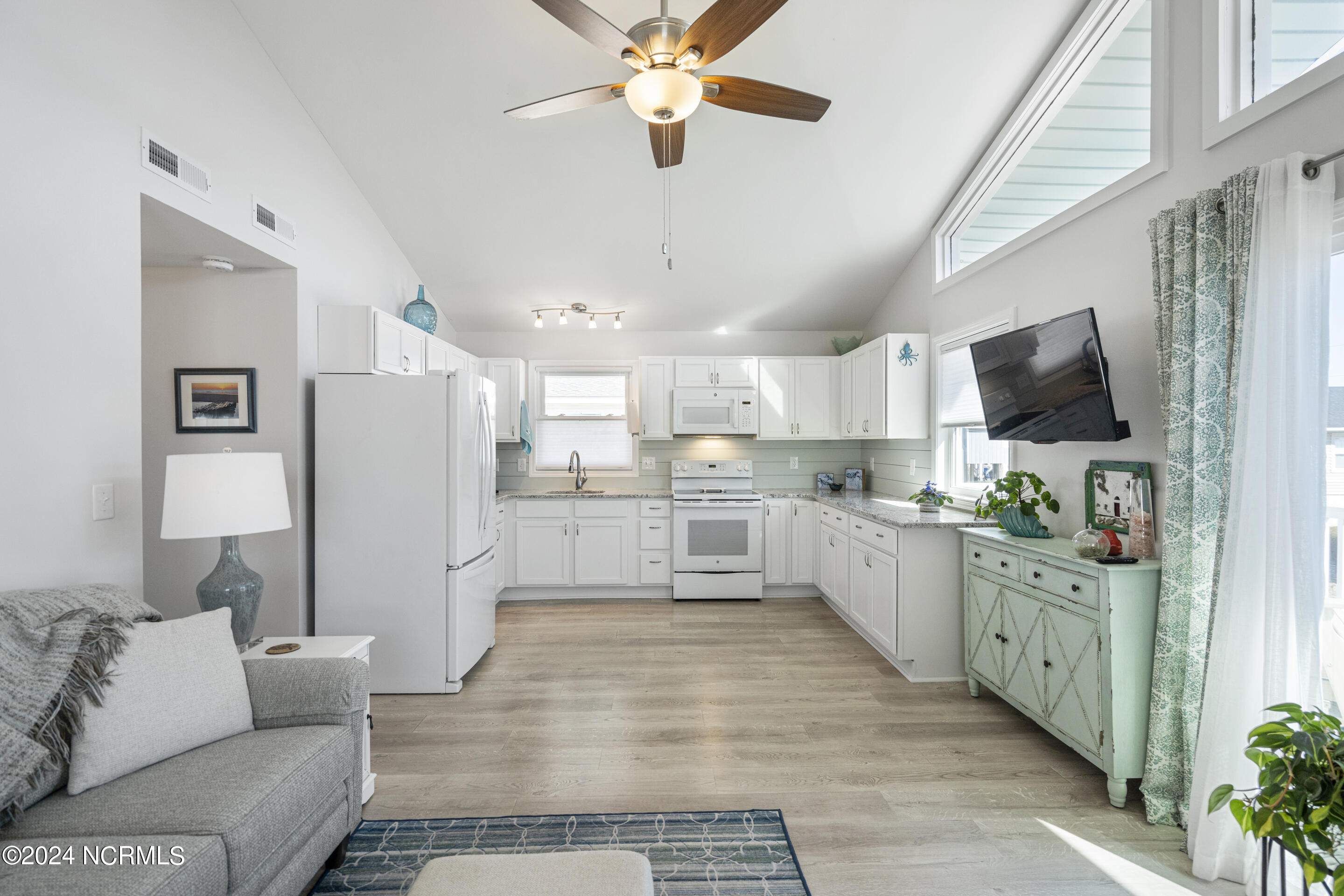 1310 N Topsail Drive