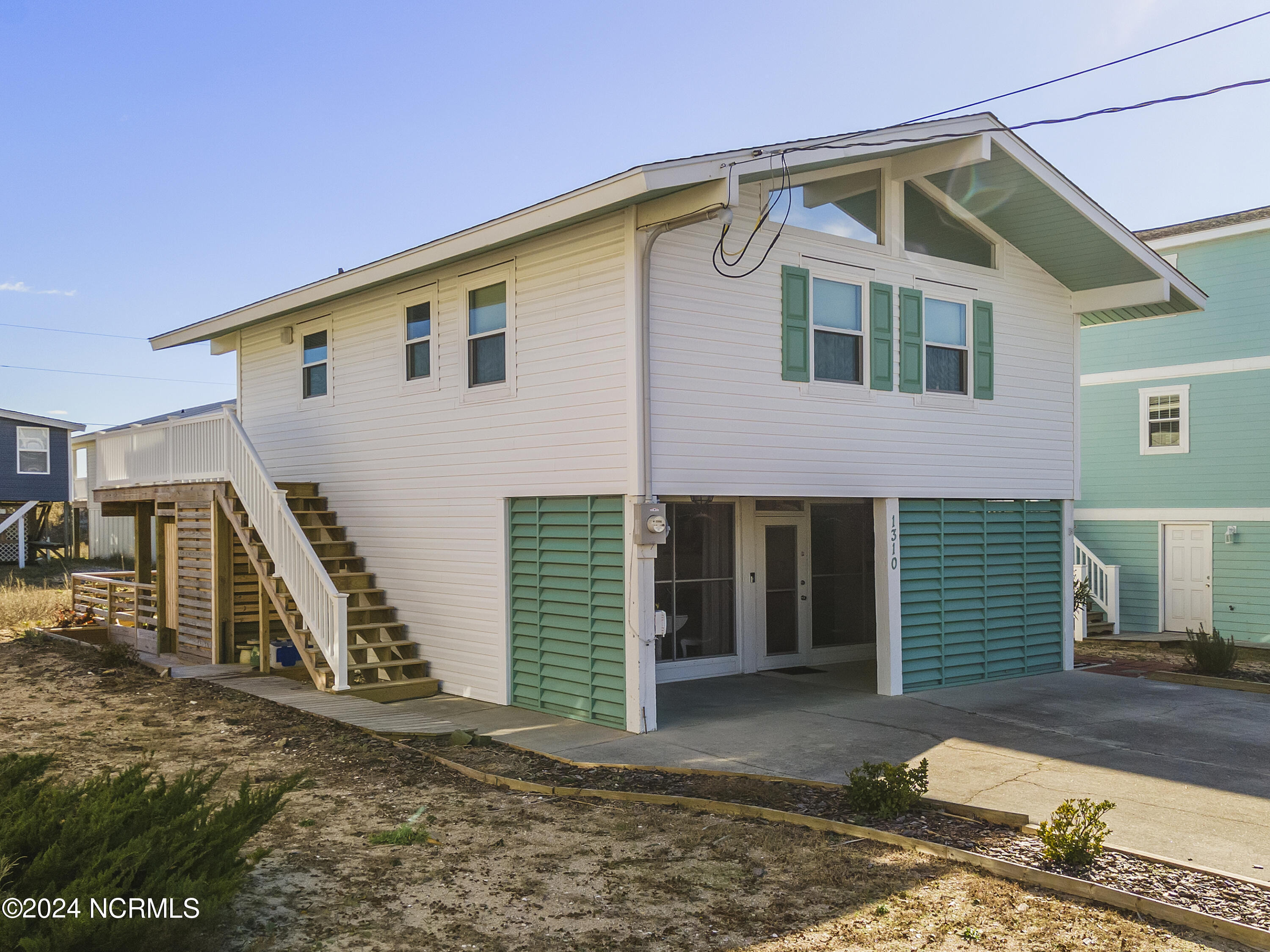 1310 N Topsail Drive