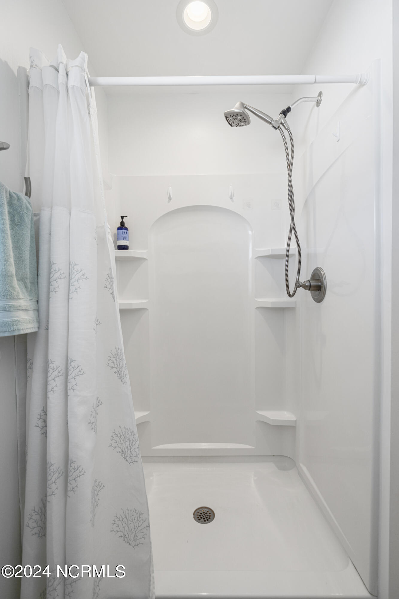 1310 N Topsail Drive