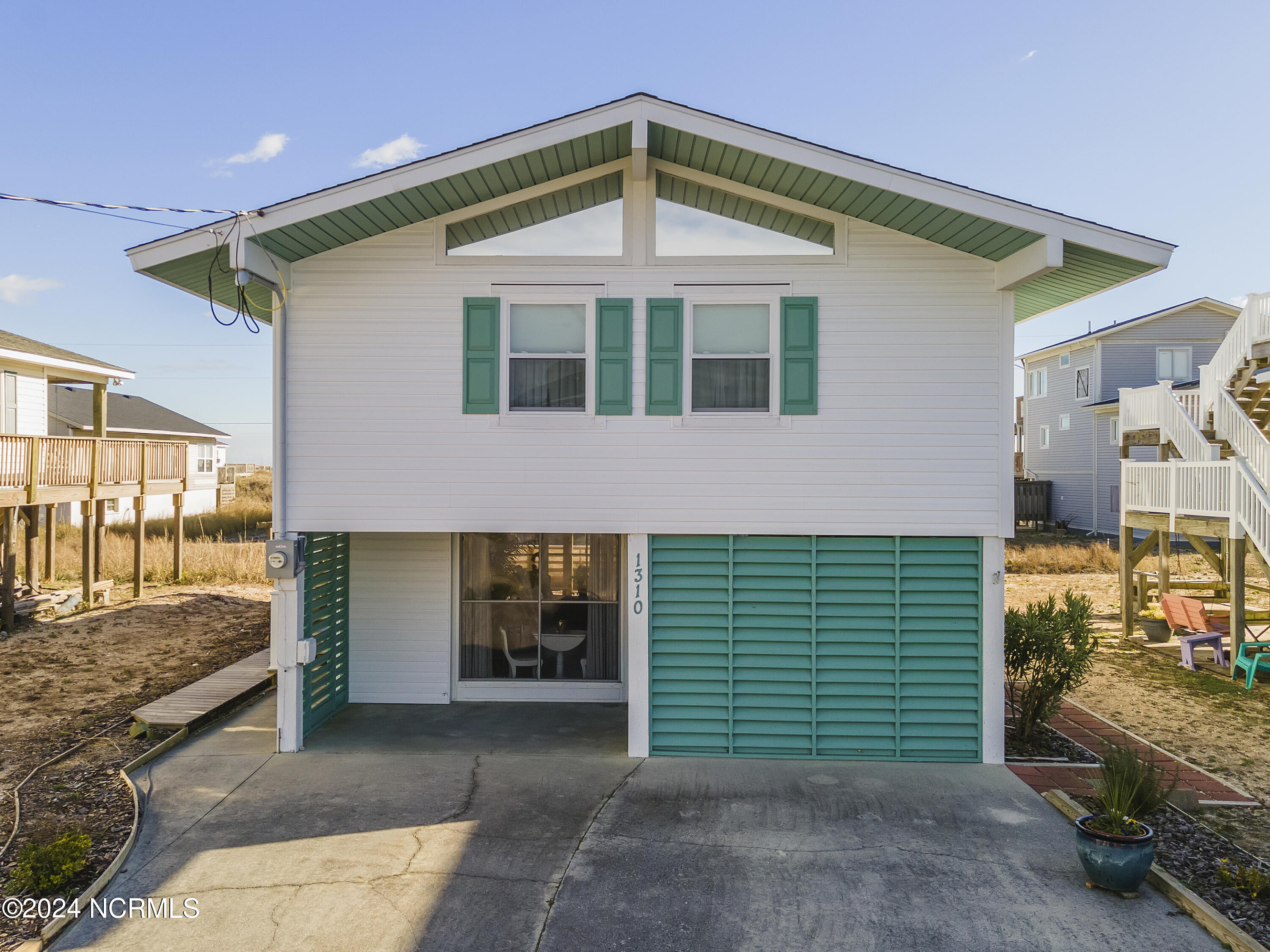 1310 N Topsail Drive