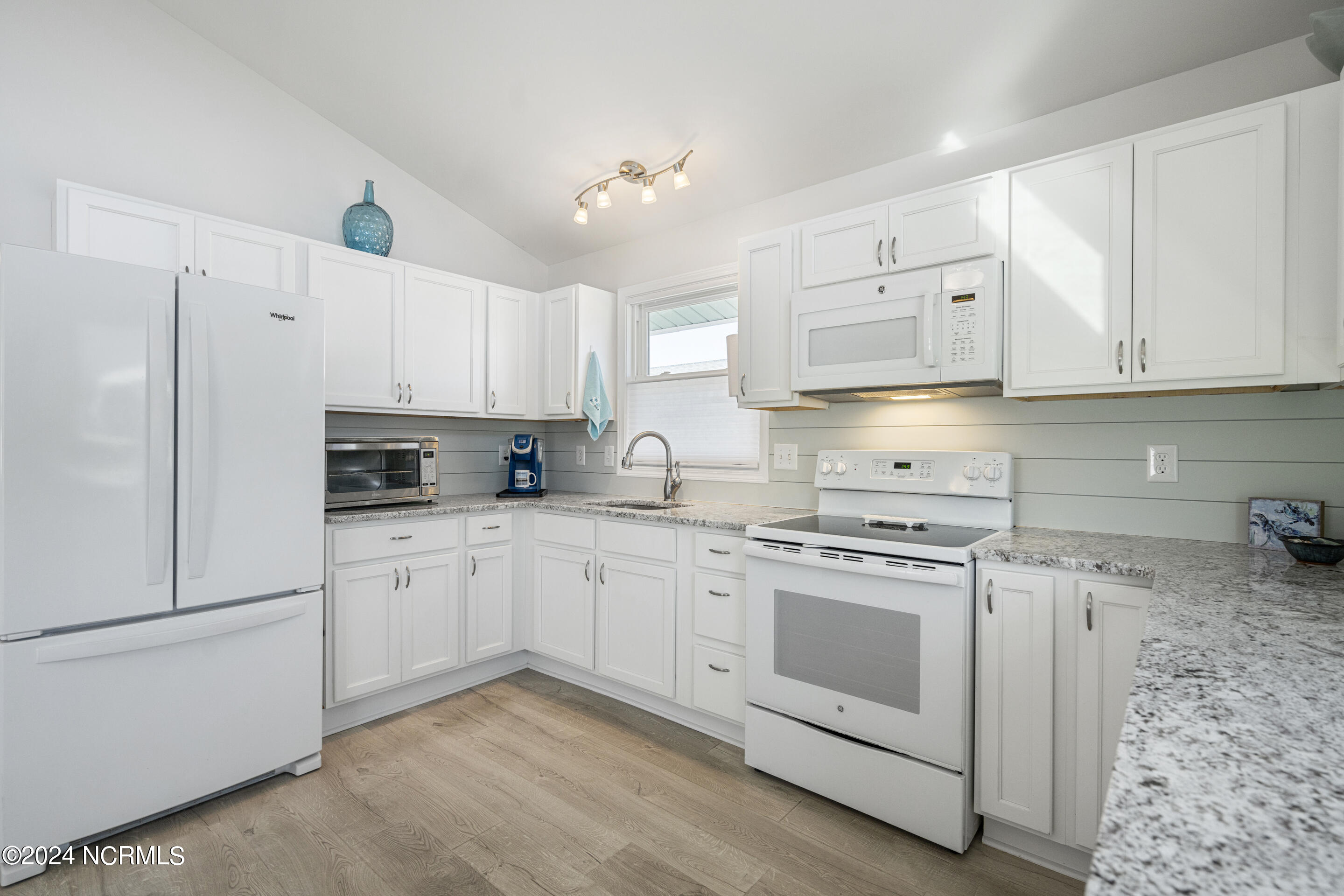 1310 N Topsail Drive