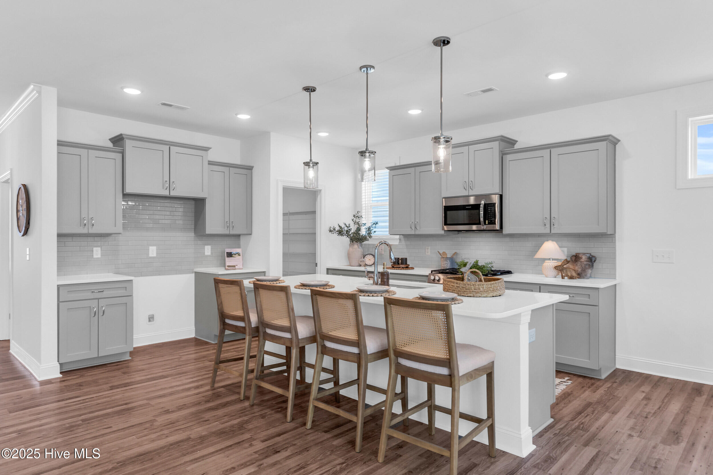 302 Sailor Sky Way, 414