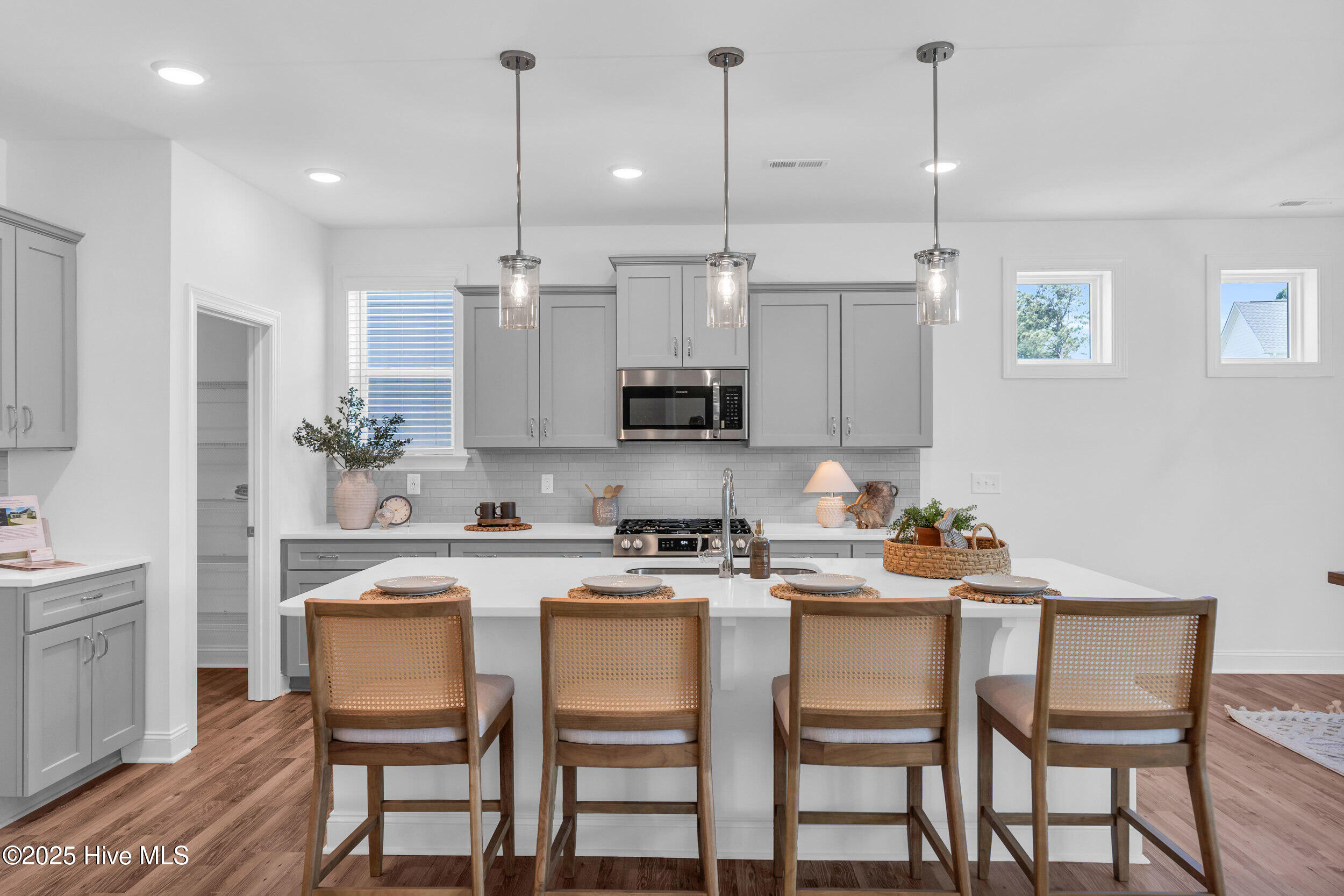 302 Sailor Sky Way, 414