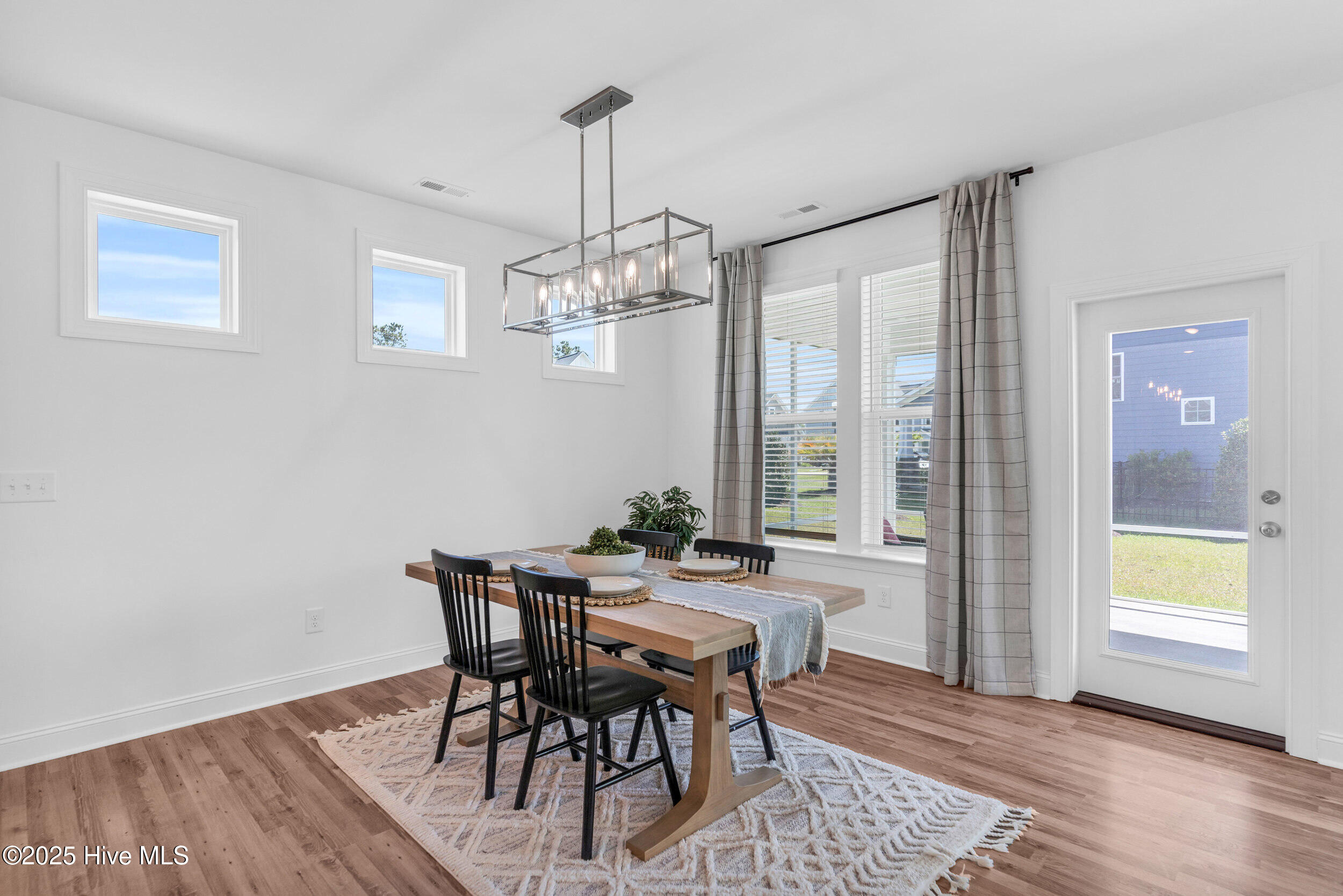 302 Sailor Sky Way, 414
