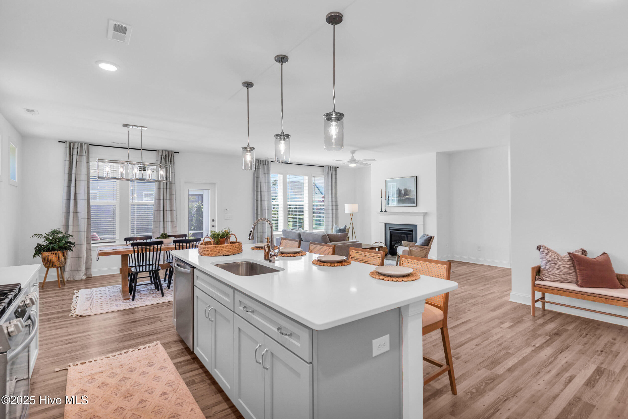 302 Sailor Sky Way, 414