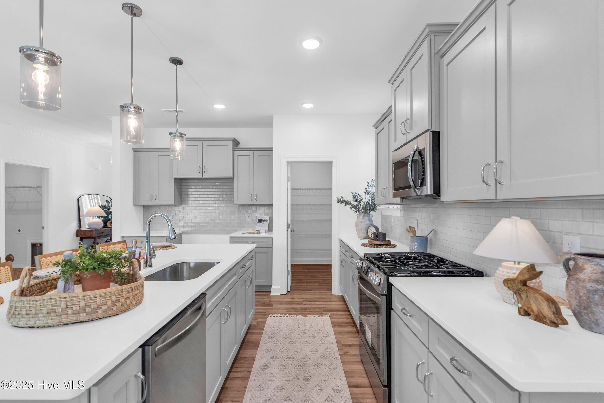 302 Sailor Sky Way, 414