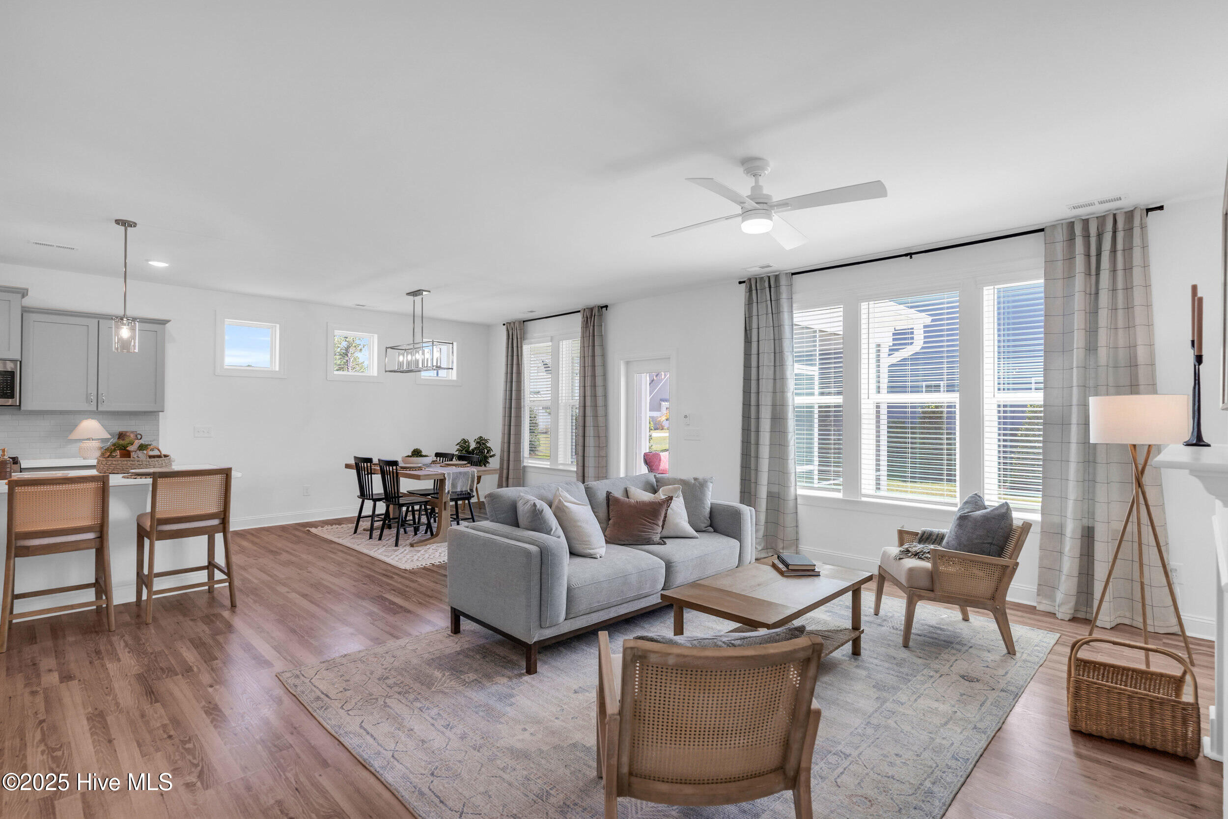 302 Sailor Sky Way, 414