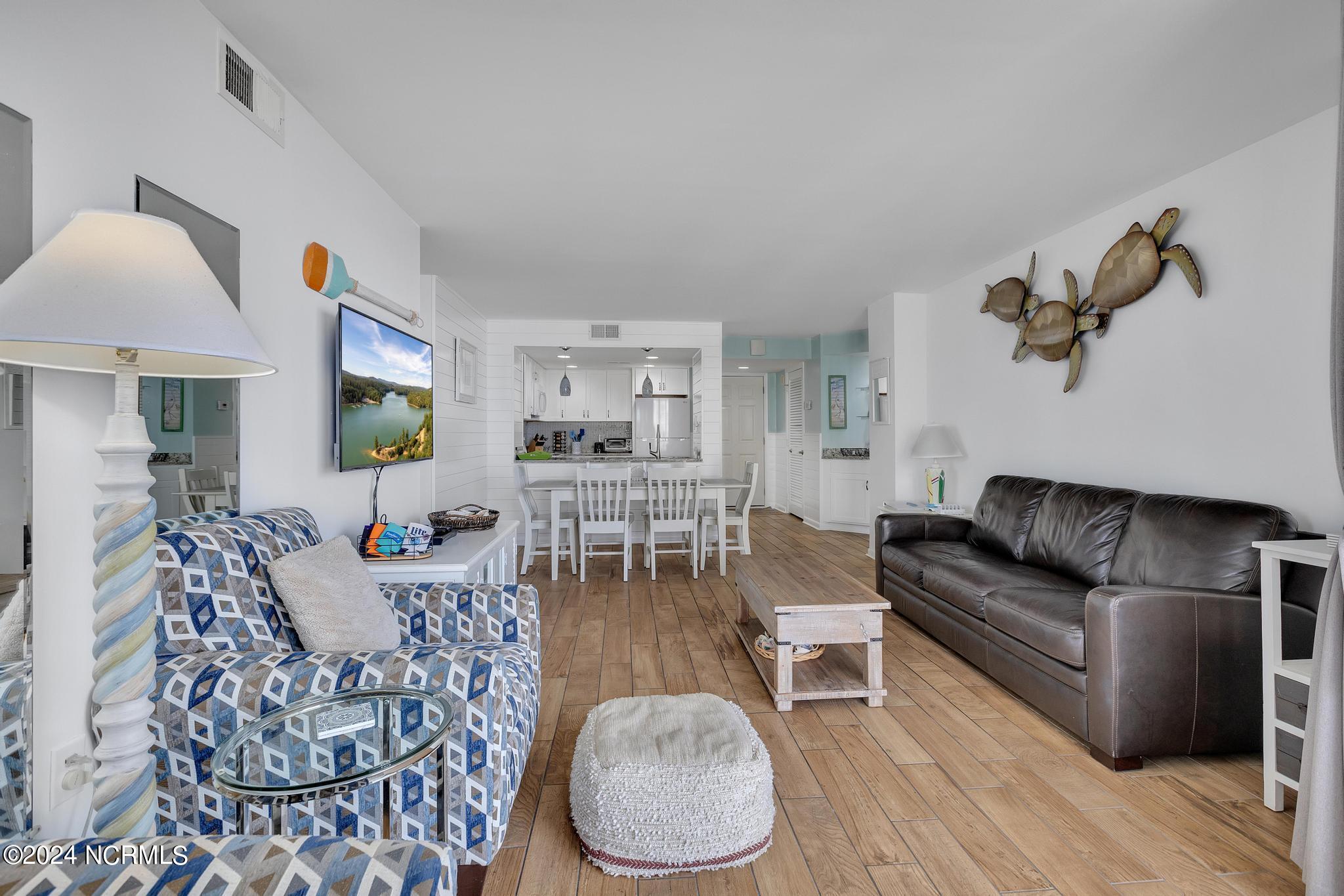 2000 New River Inlet Road, 2404