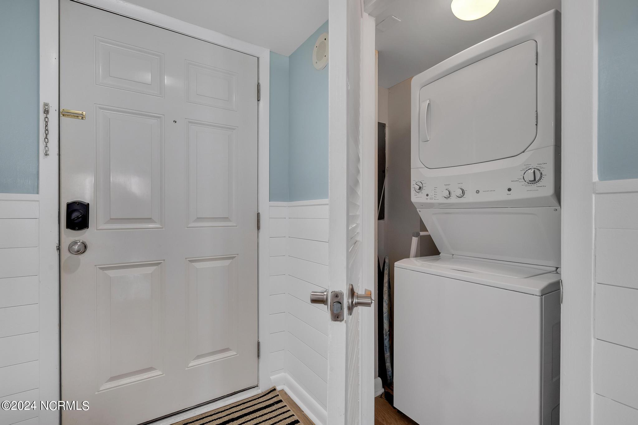 2000 New River Inlet Road, 2404