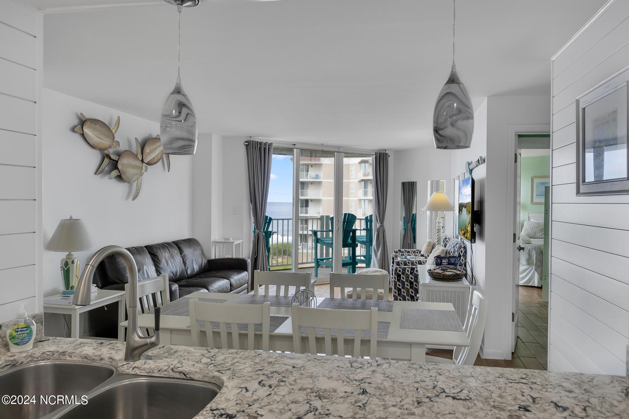 2000 New River Inlet Road, 2404