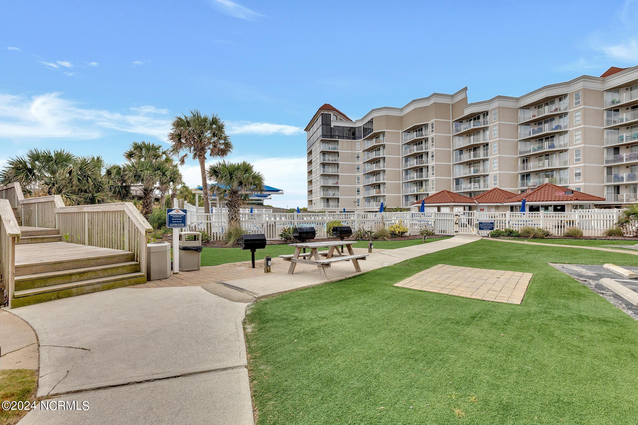 2000 New River Inlet Road, 2404