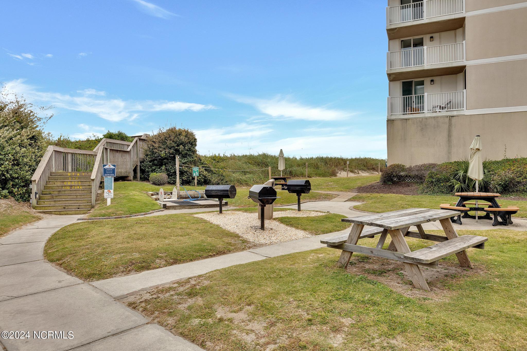 2000 New River Inlet Road, 2404