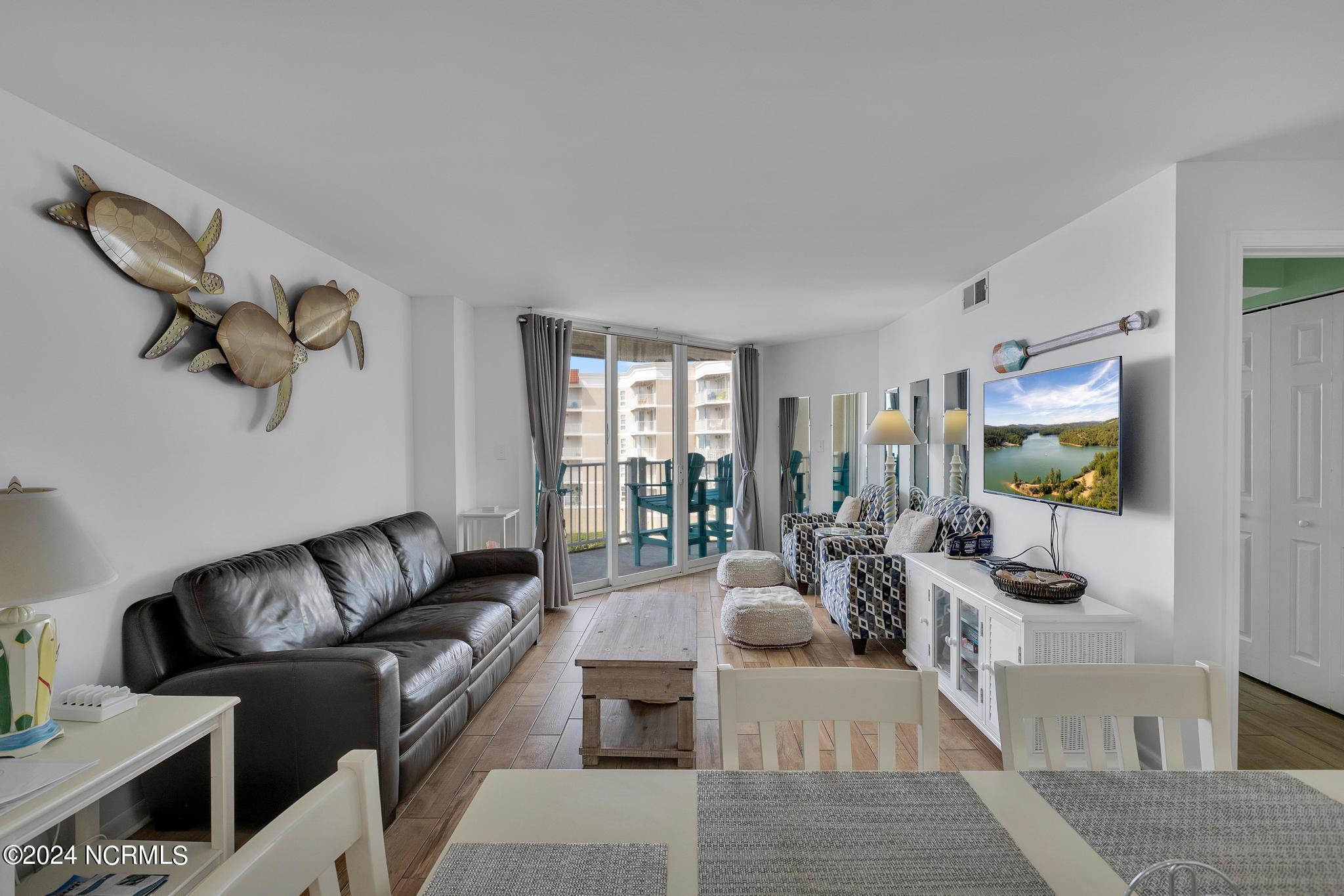 2000 New River Inlet Road, 2404