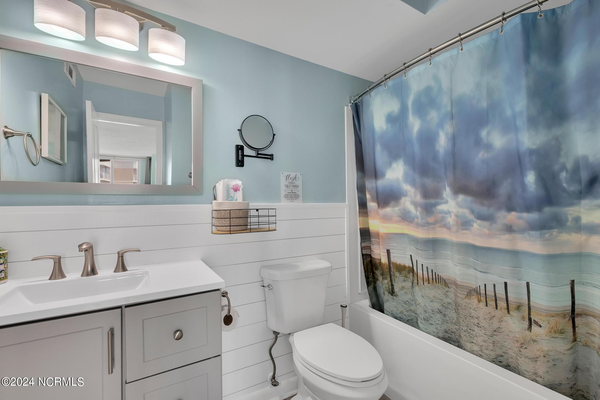 2000 New River Inlet Road, 2404