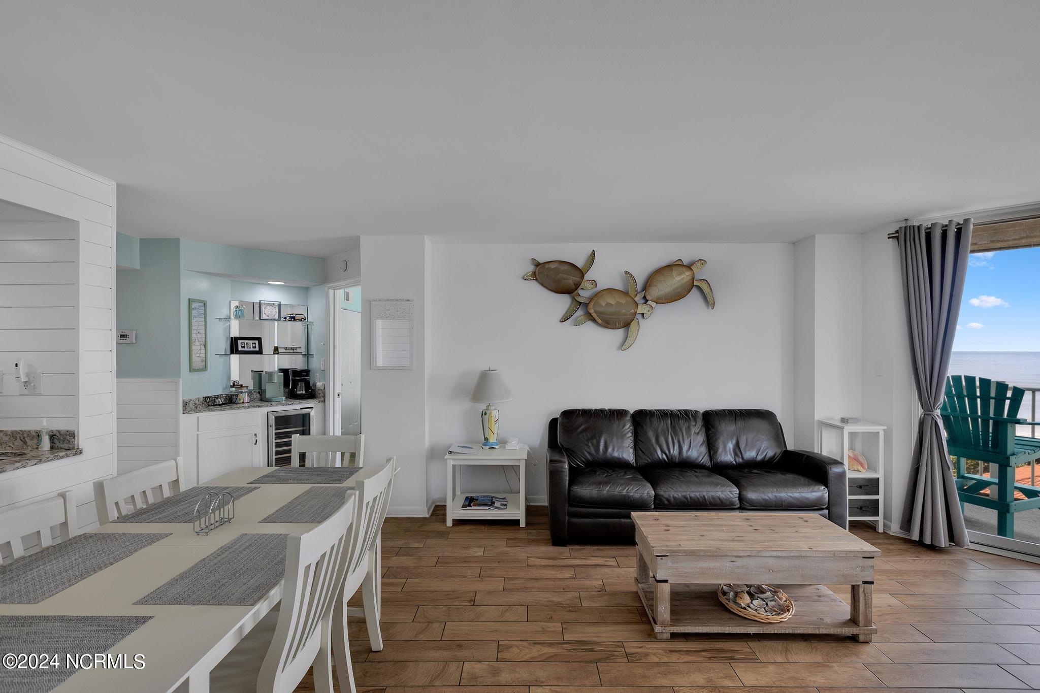 2000 New River Inlet Road, 2404