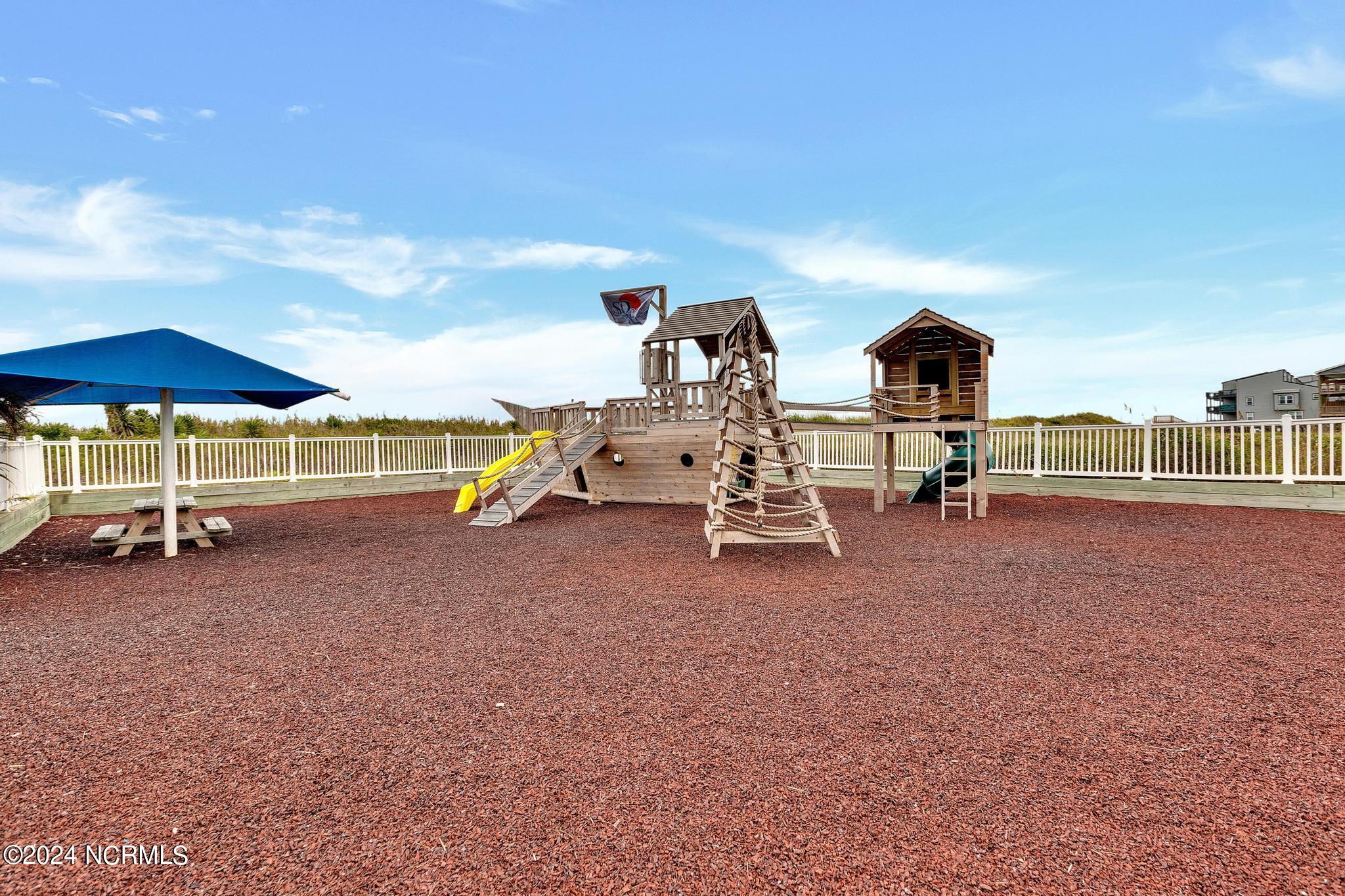 2000 New River Inlet Road, 2404