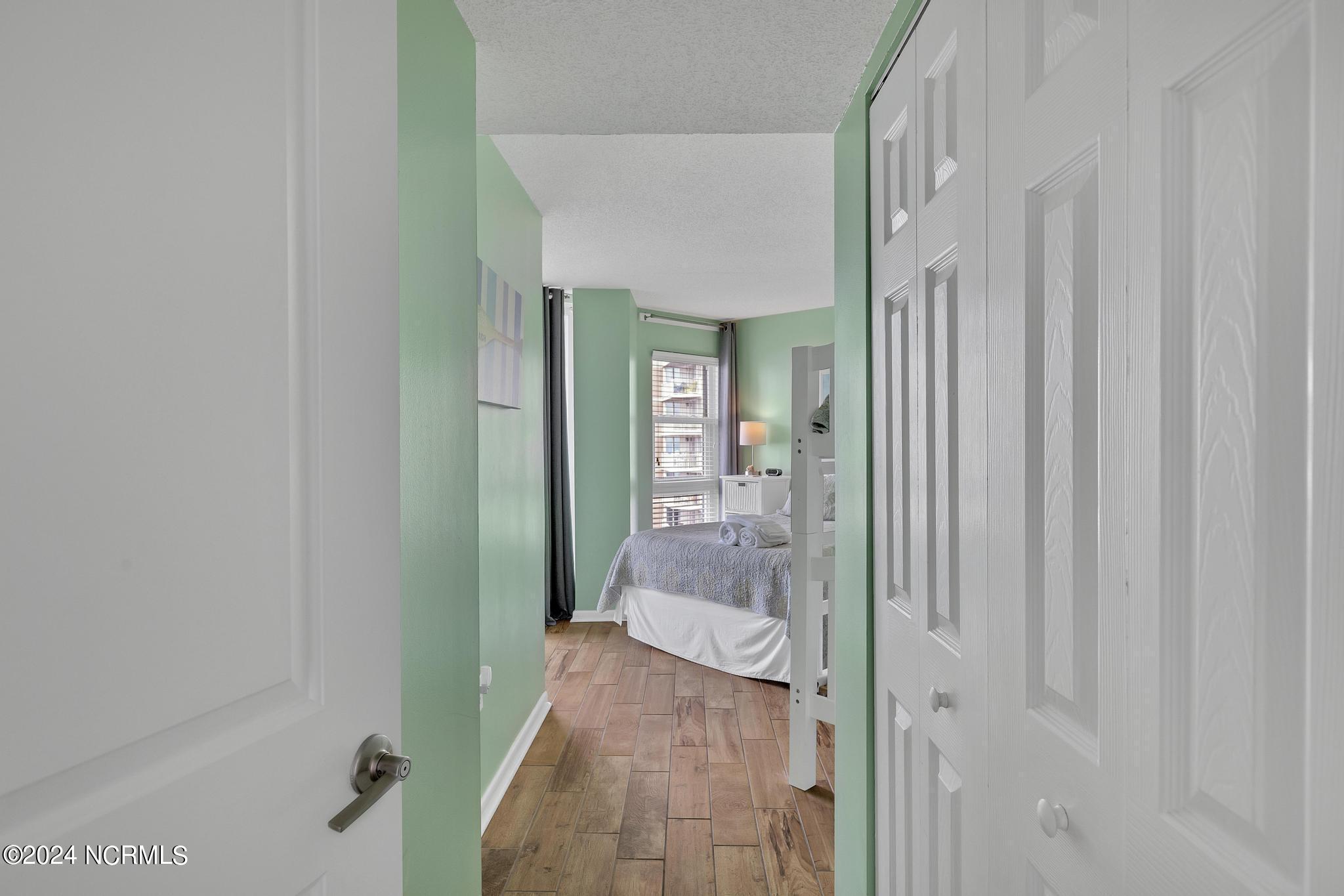 2000 New River Inlet Road, 2404