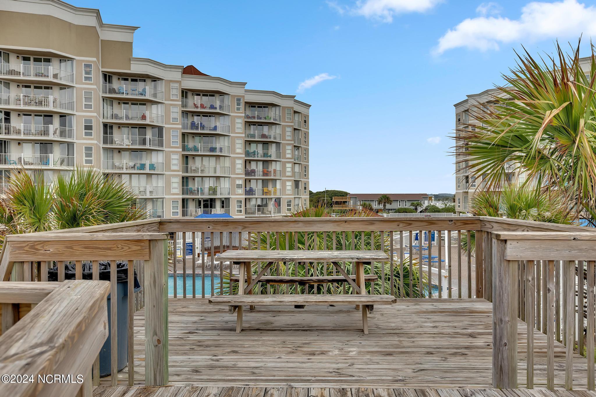 2000 New River Inlet Road, 2404
