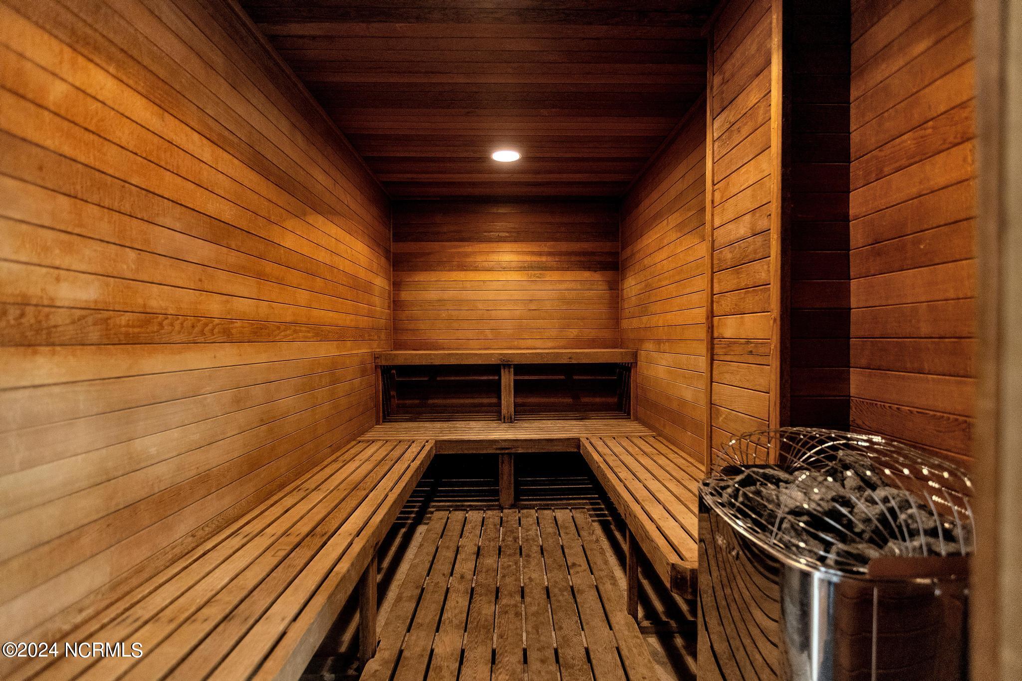 2000 New River Inlet Road, 2404