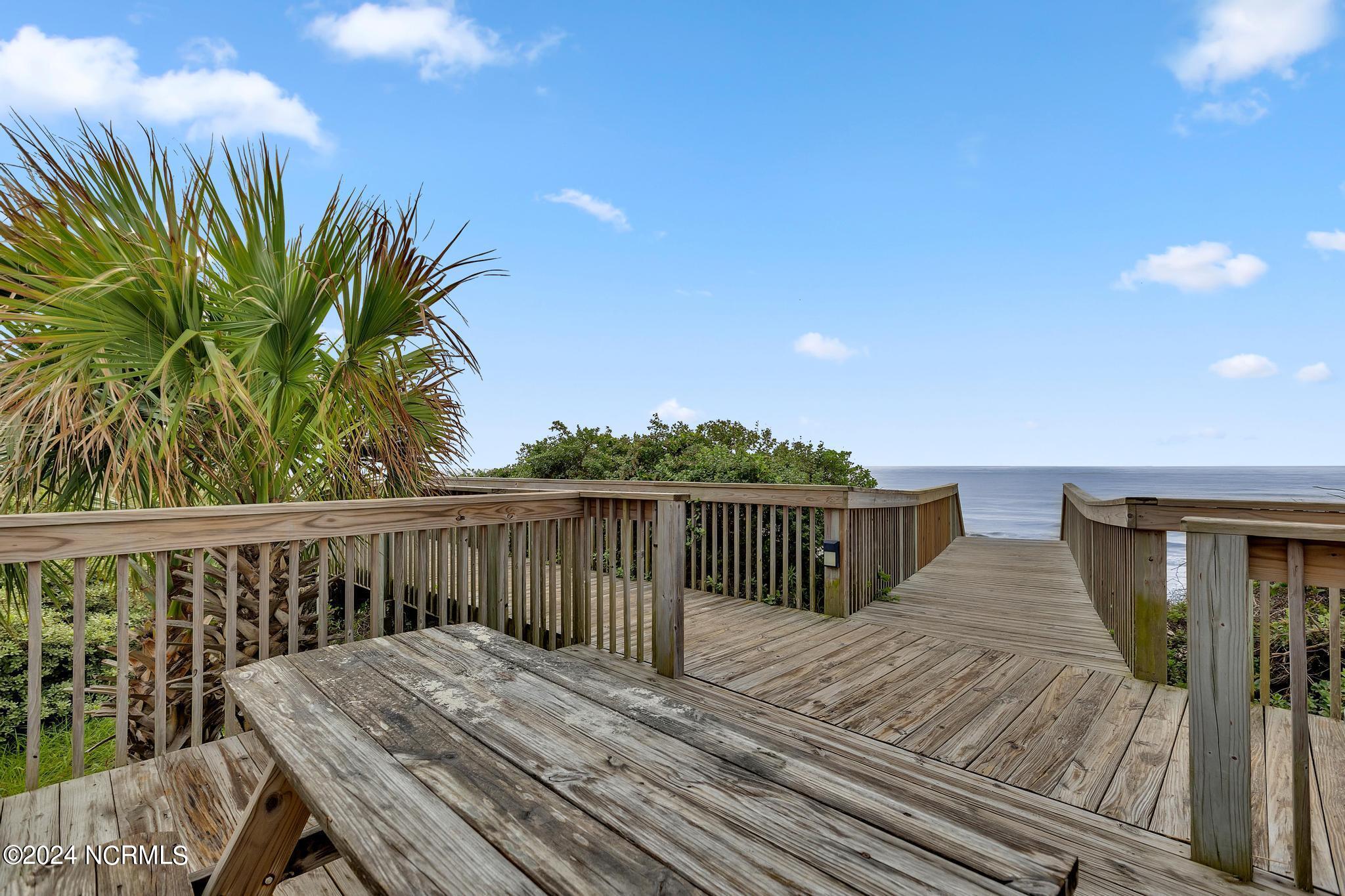 2000 New River Inlet Road, 2404