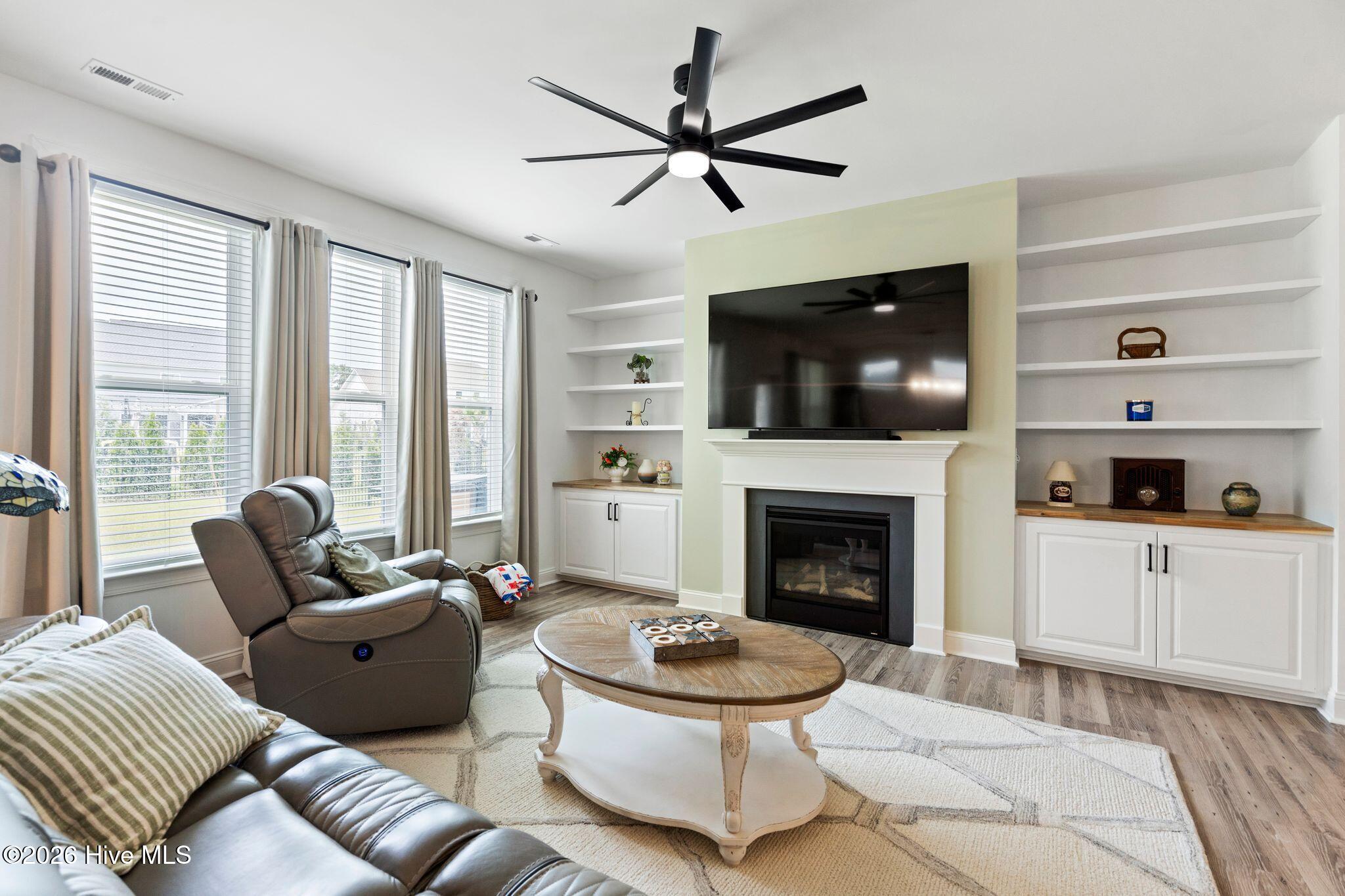 302 Sailor Sky Way