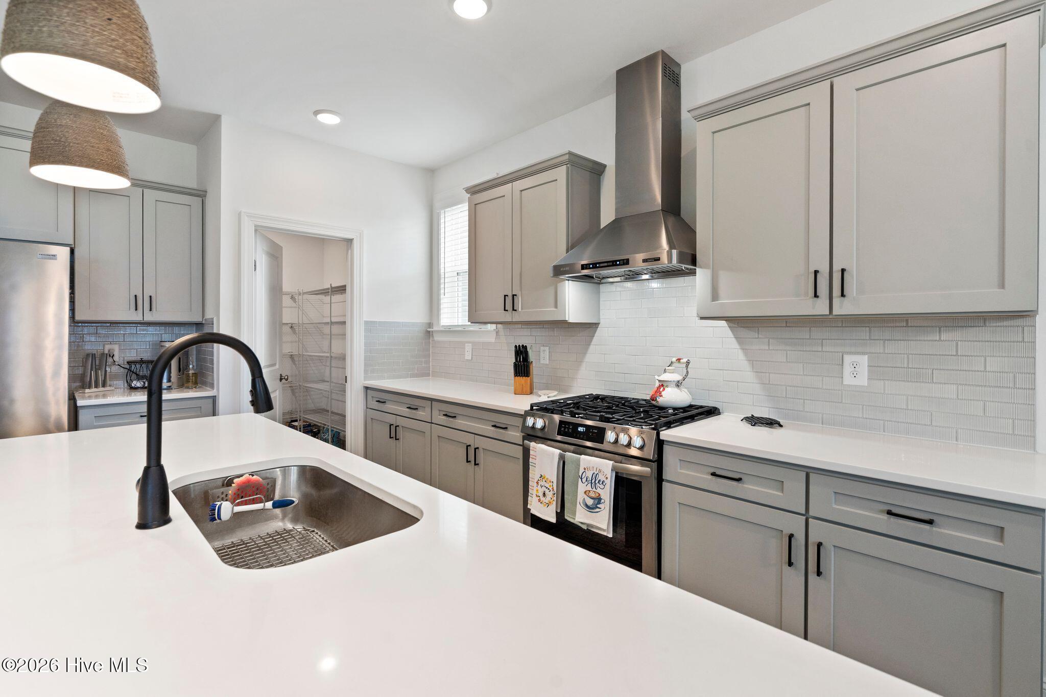 302 Sailor Sky Way