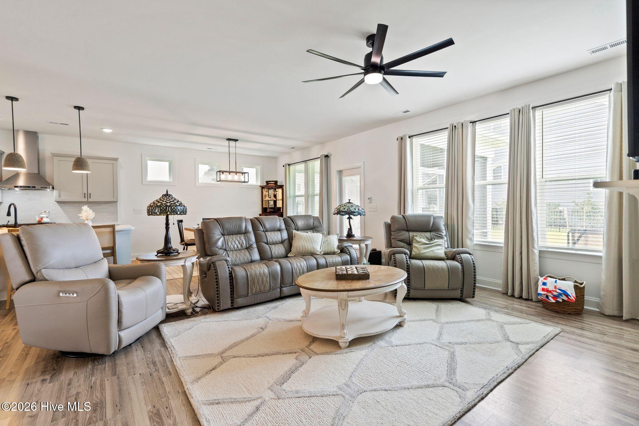 302 Sailor Sky Way