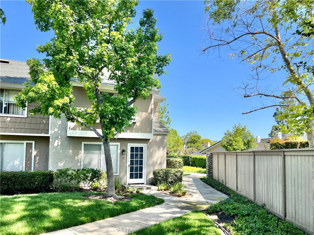 12 Hollowglen