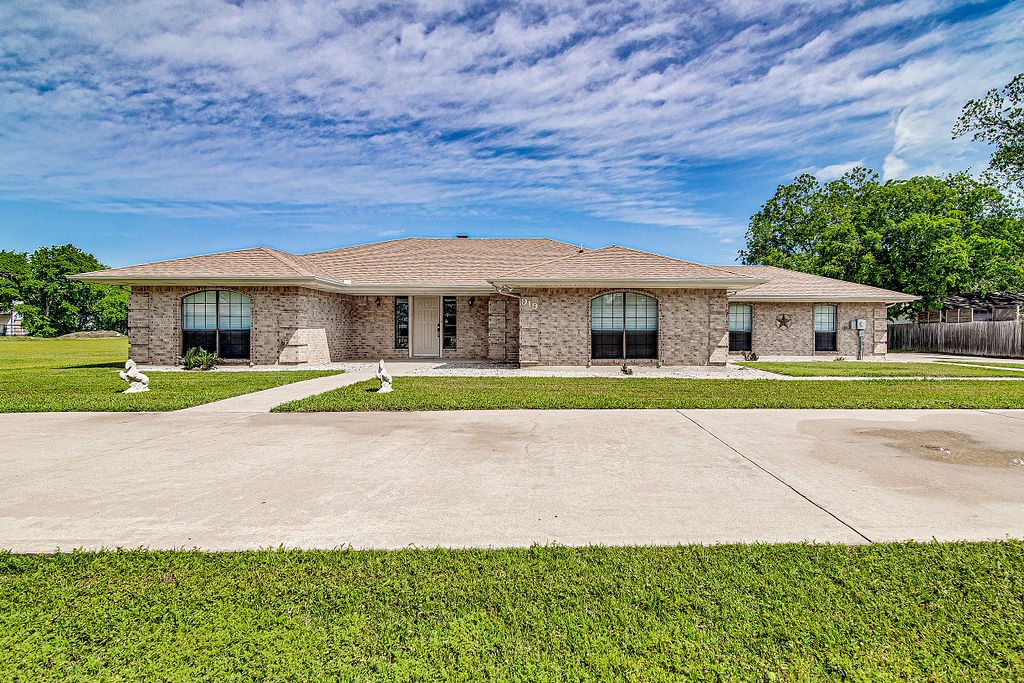 919 Oak Grove Road E