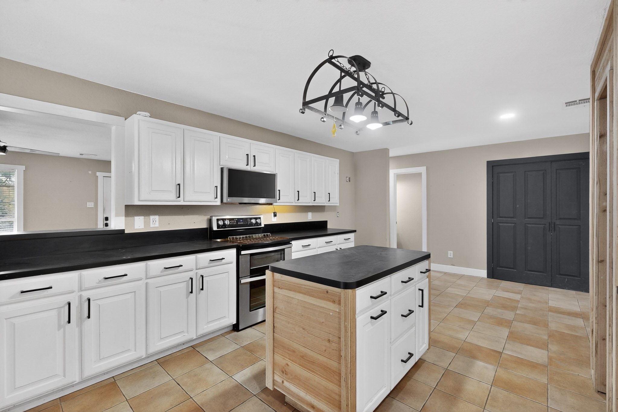 4600 Hunters Glen Court