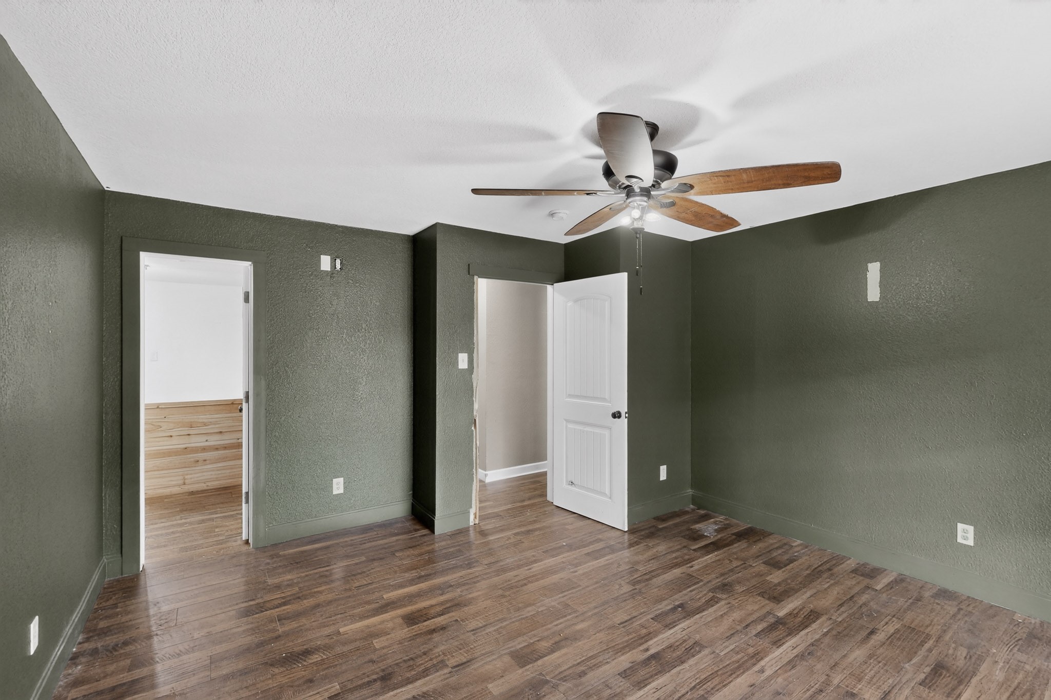 4600 Hunters Glen Court