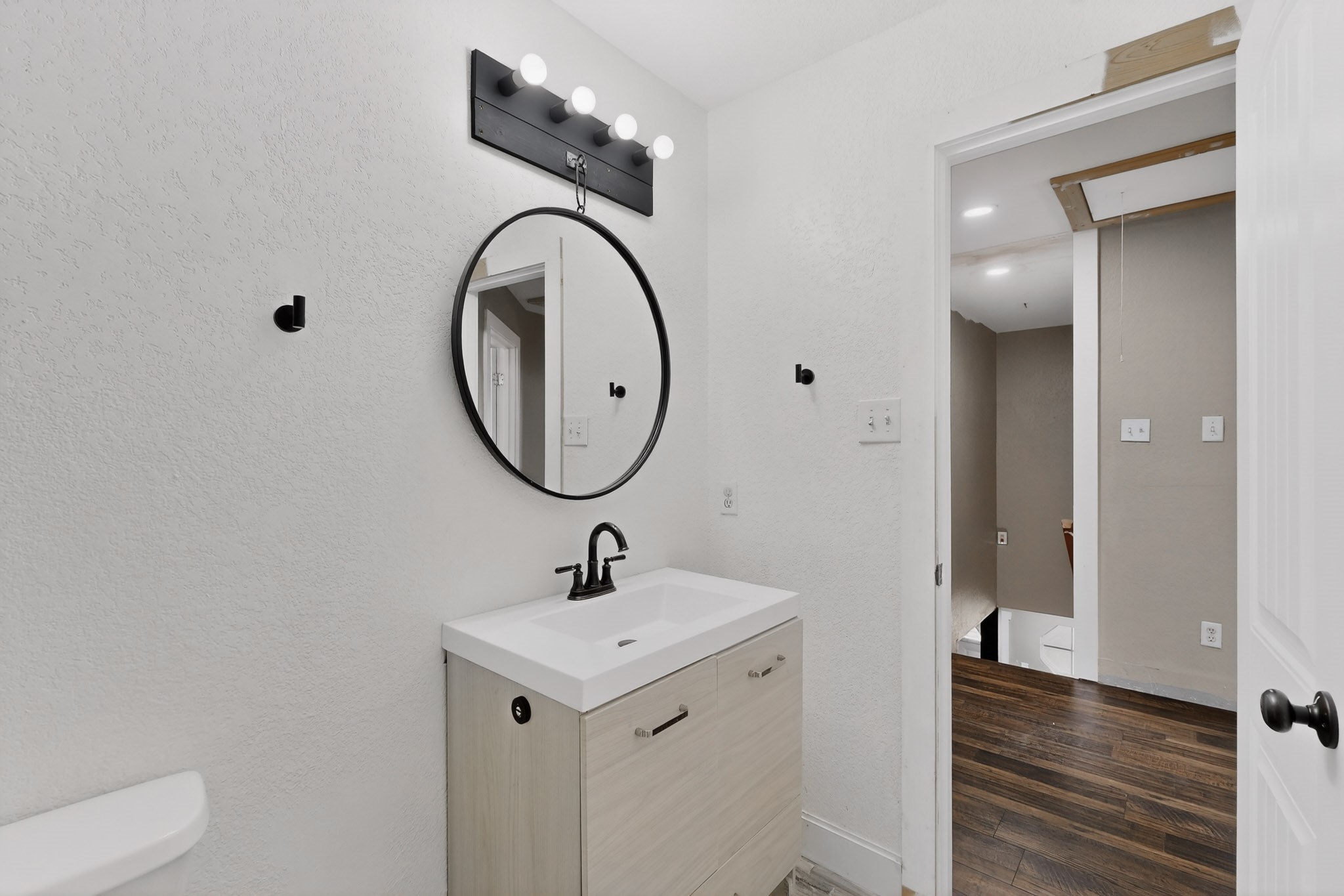 4600 Hunters Glen Court