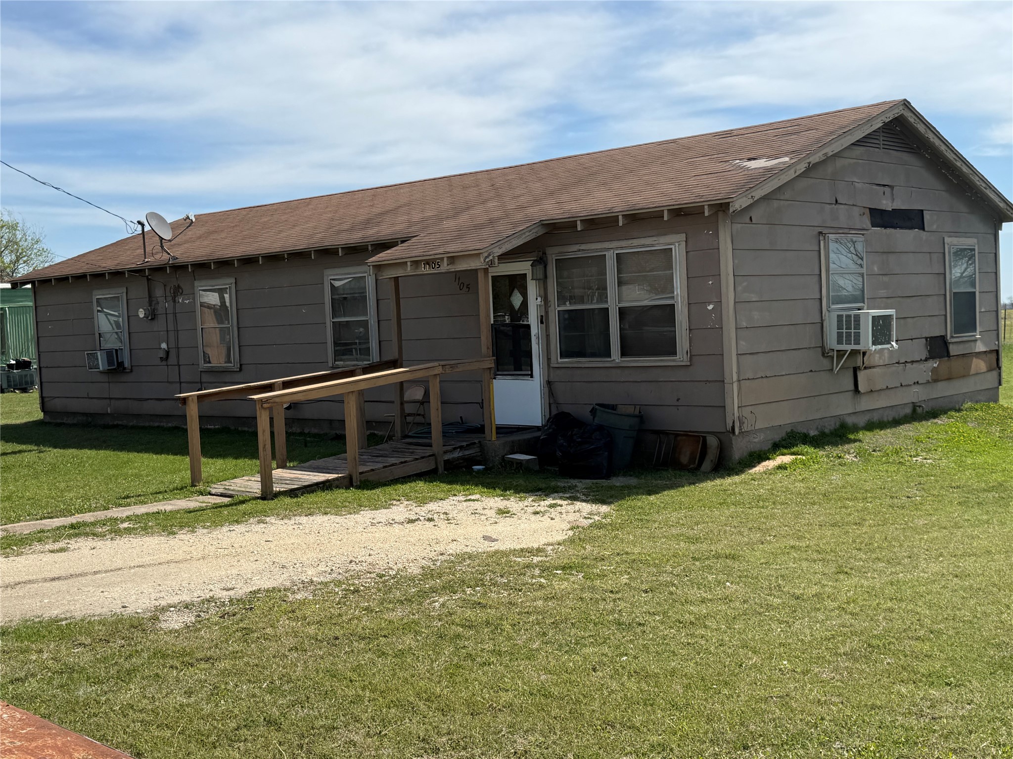 1105 Shabazz Street