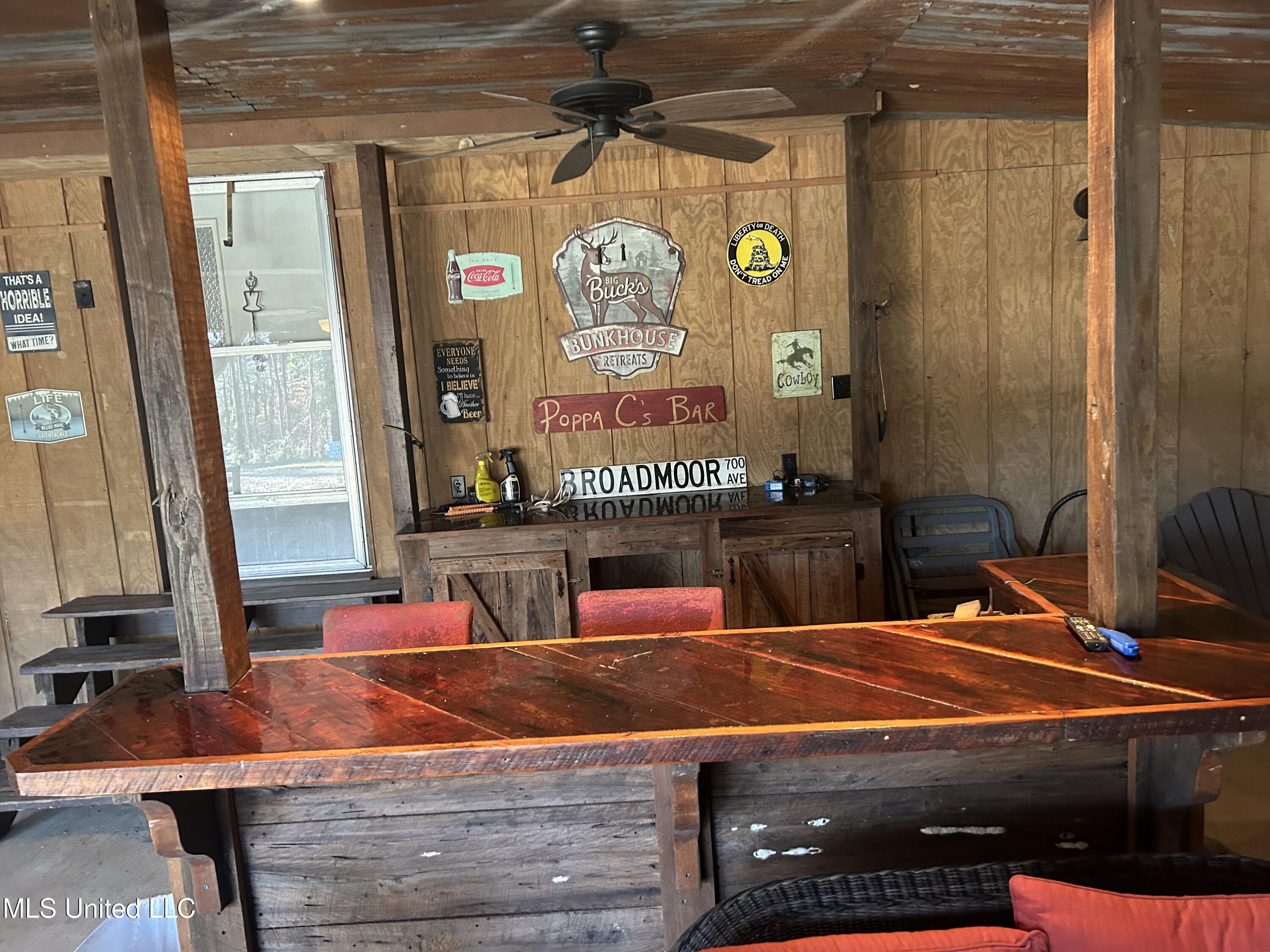 Willie Neyland Road Road