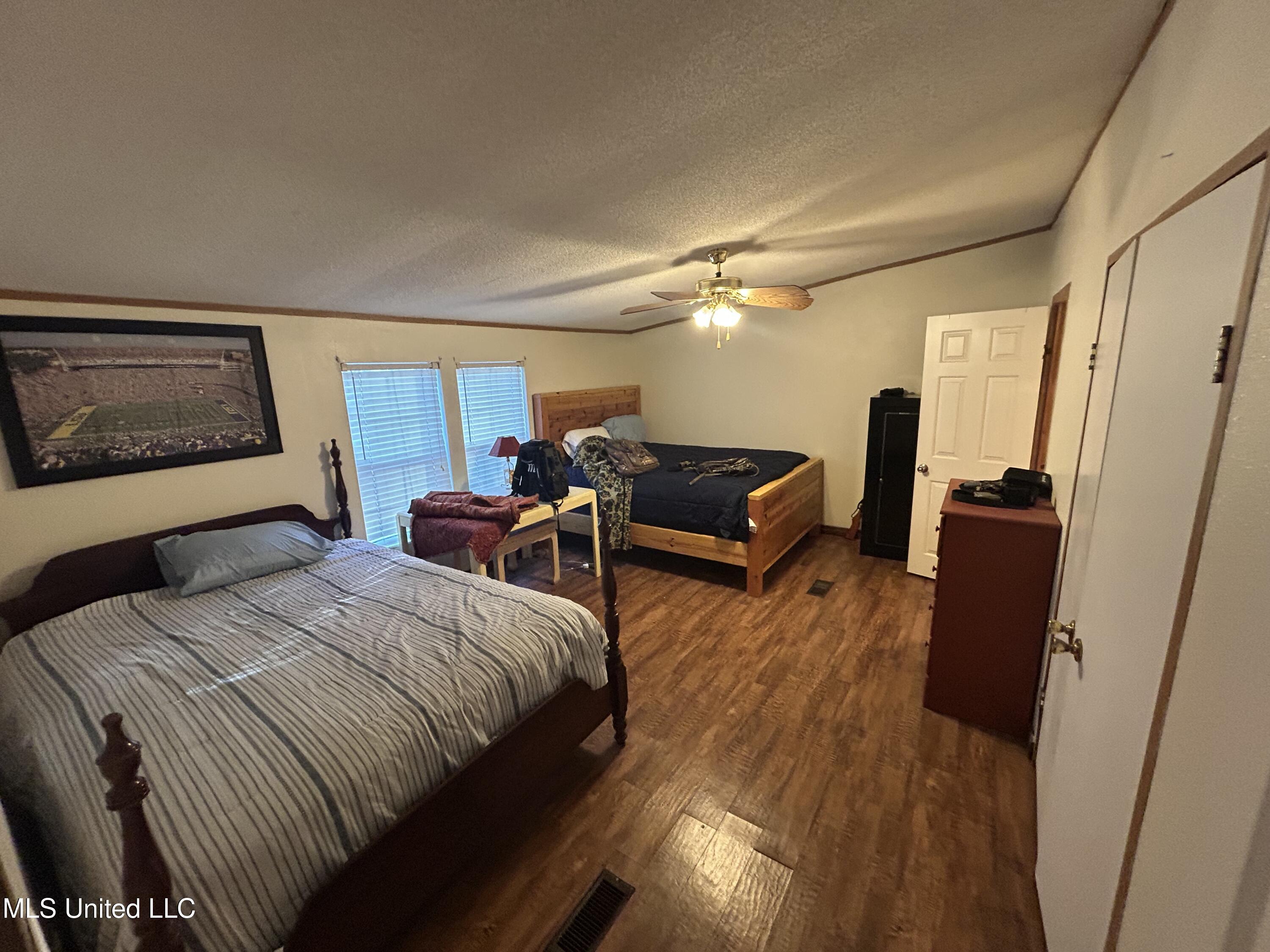 Willie Neyland Road Road