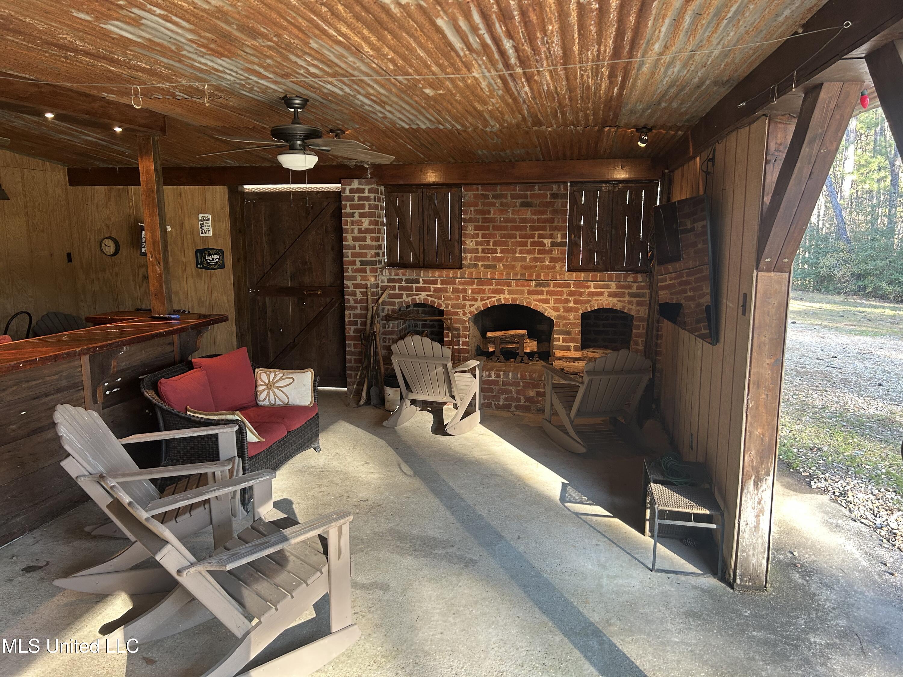 Willie Neyland Road Road