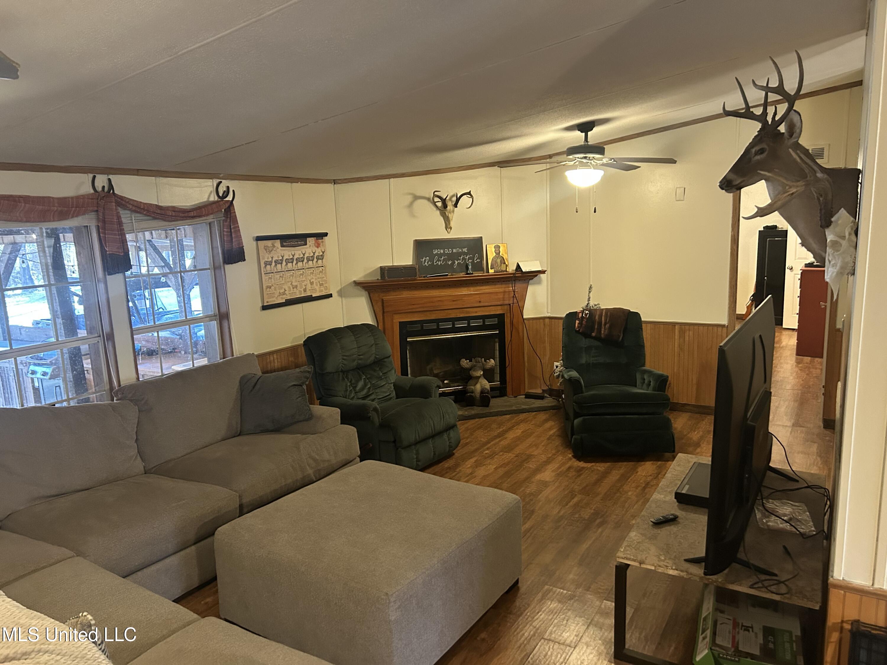 Willie Neyland Road Road