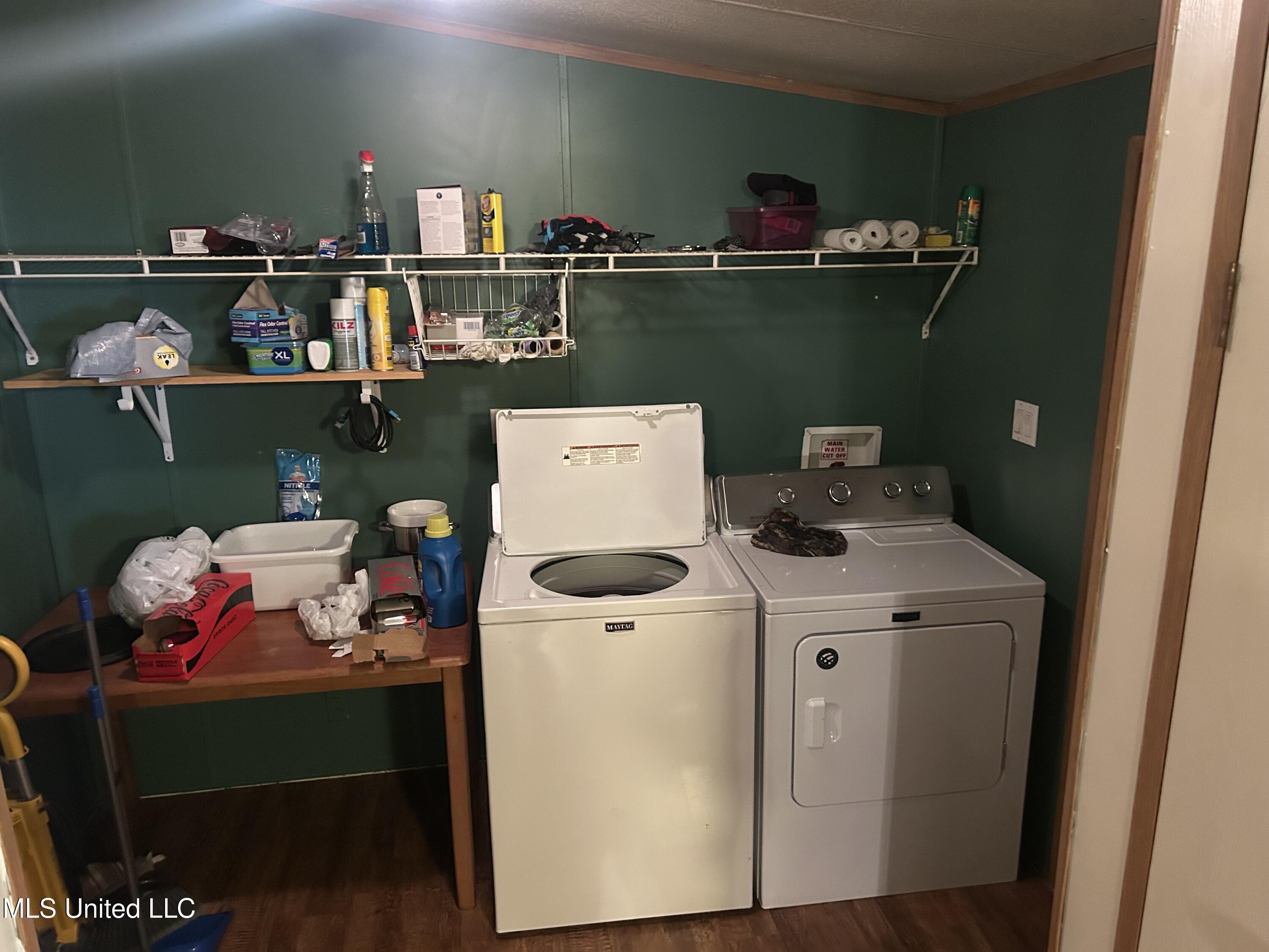 Willie Neyland Road Road