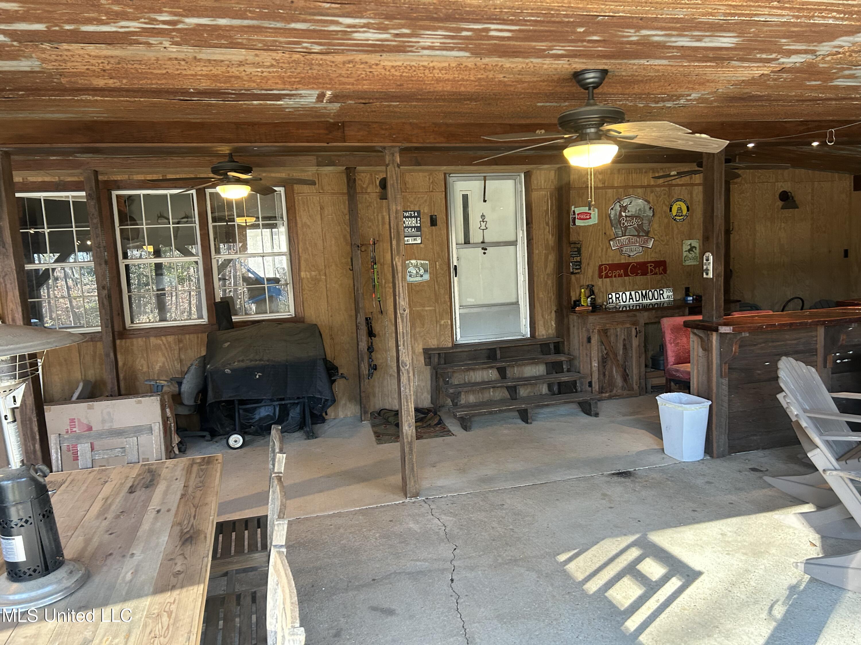 Willie Neyland Road Road