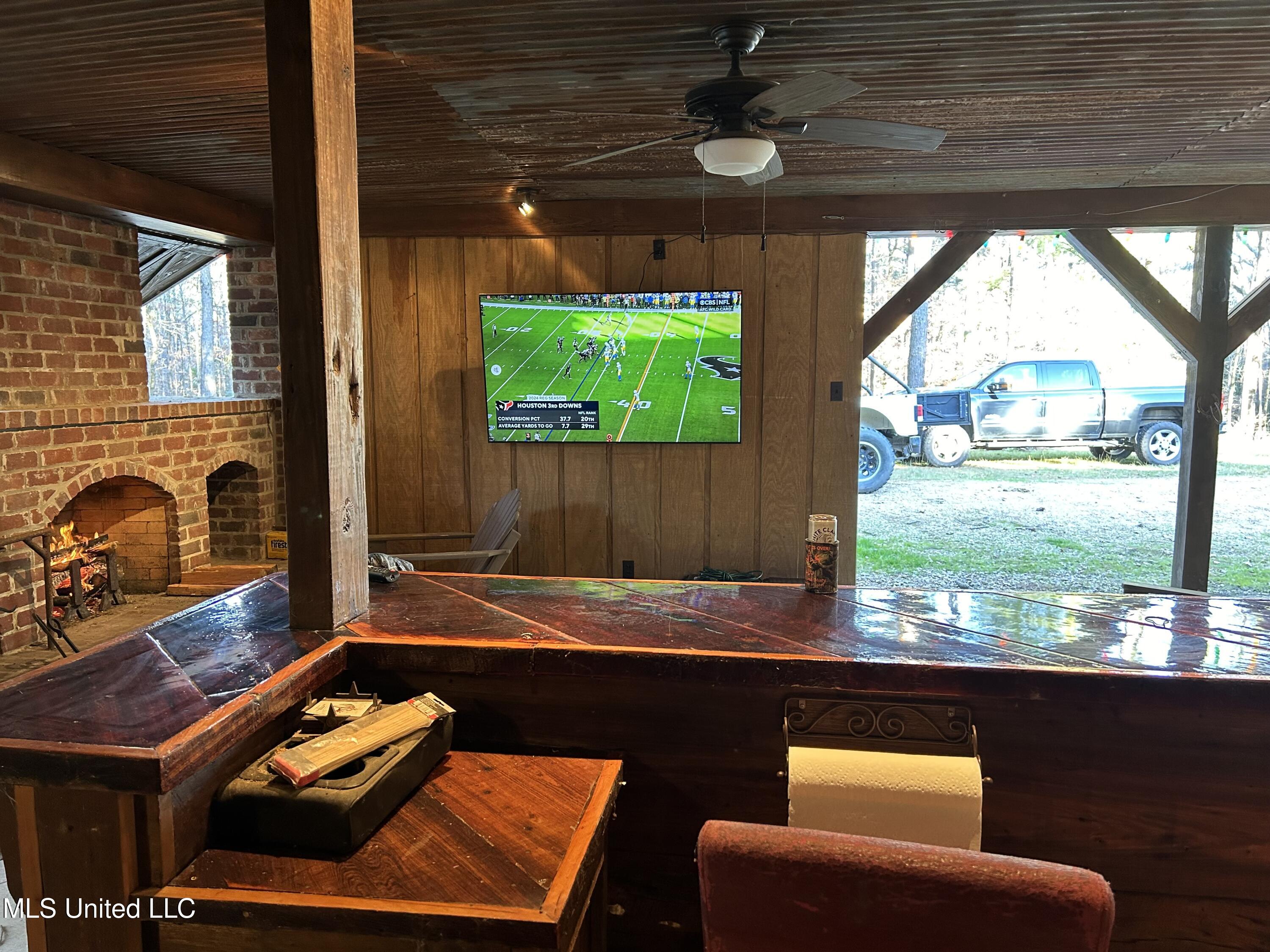 Willie Neyland Road Road