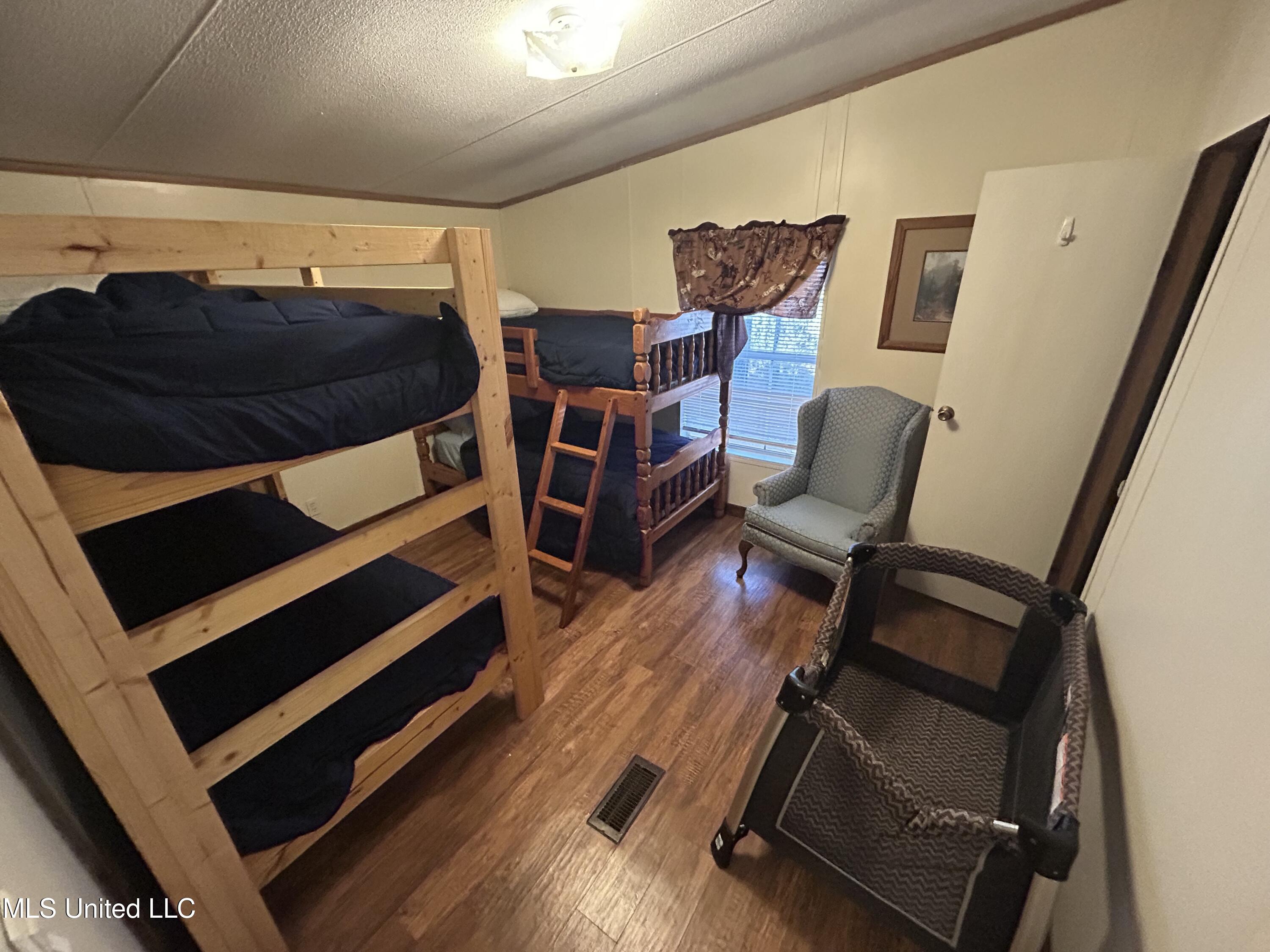 Willie Neyland Road Road