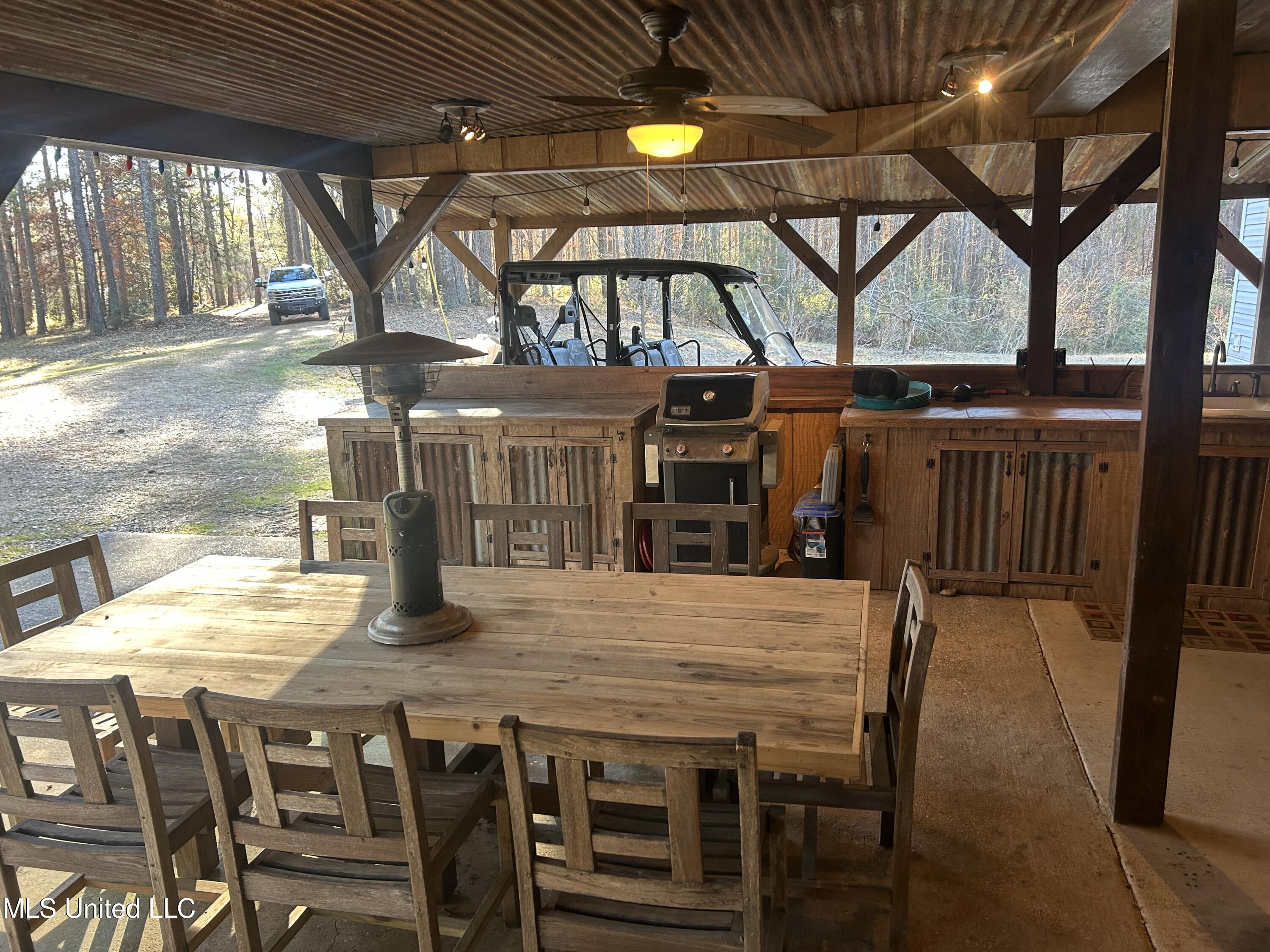 Willie Neyland Road Road