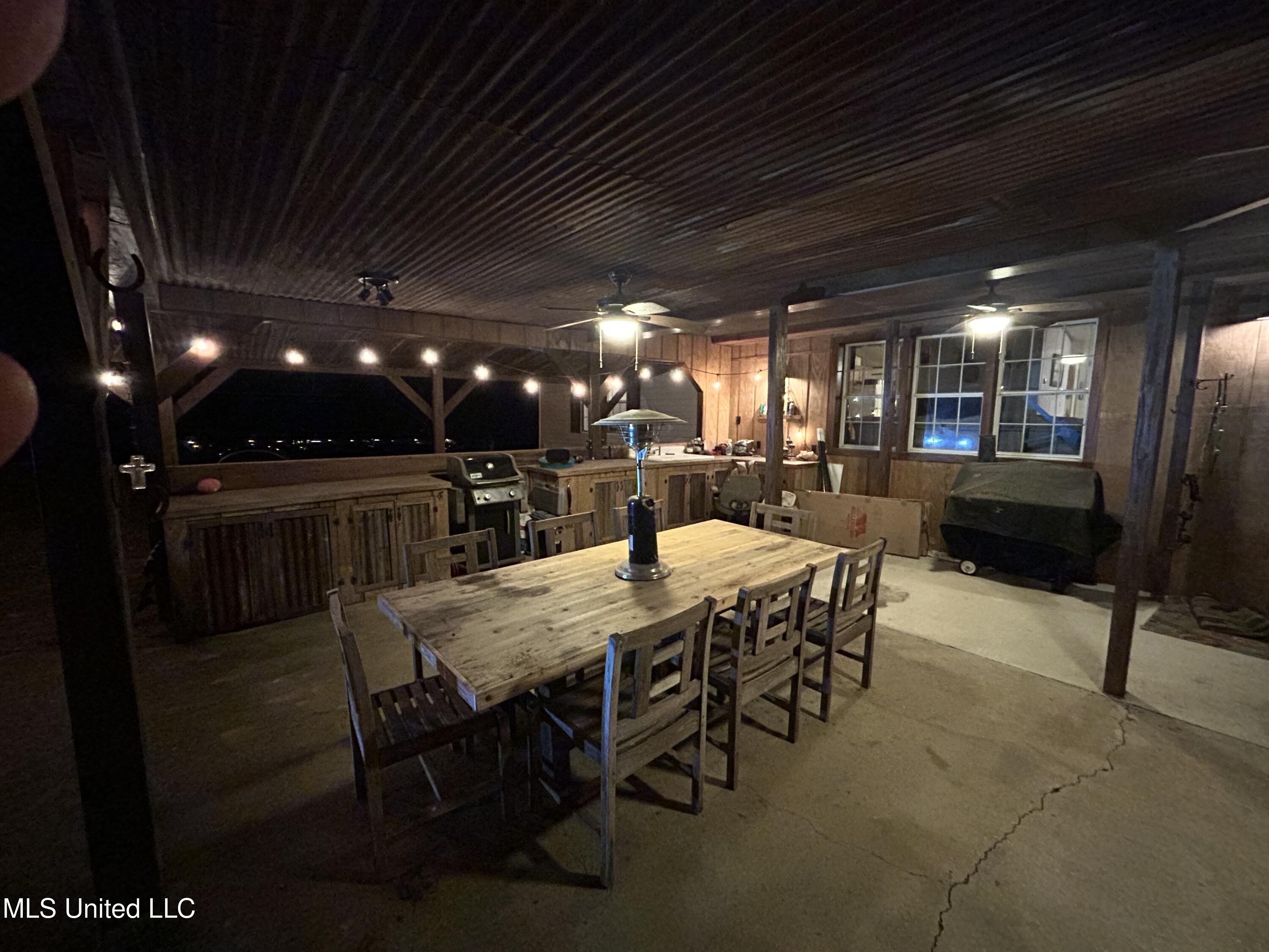 Willie Neyland Road Road