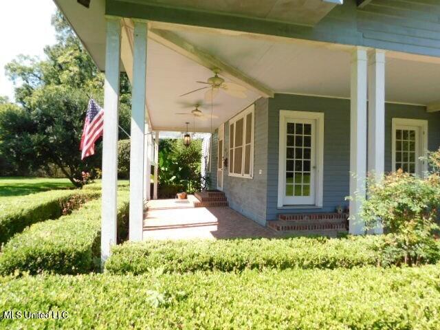 125 Riverside Street