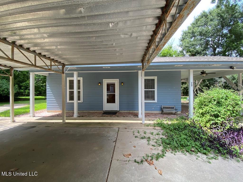 125 Riverside Street