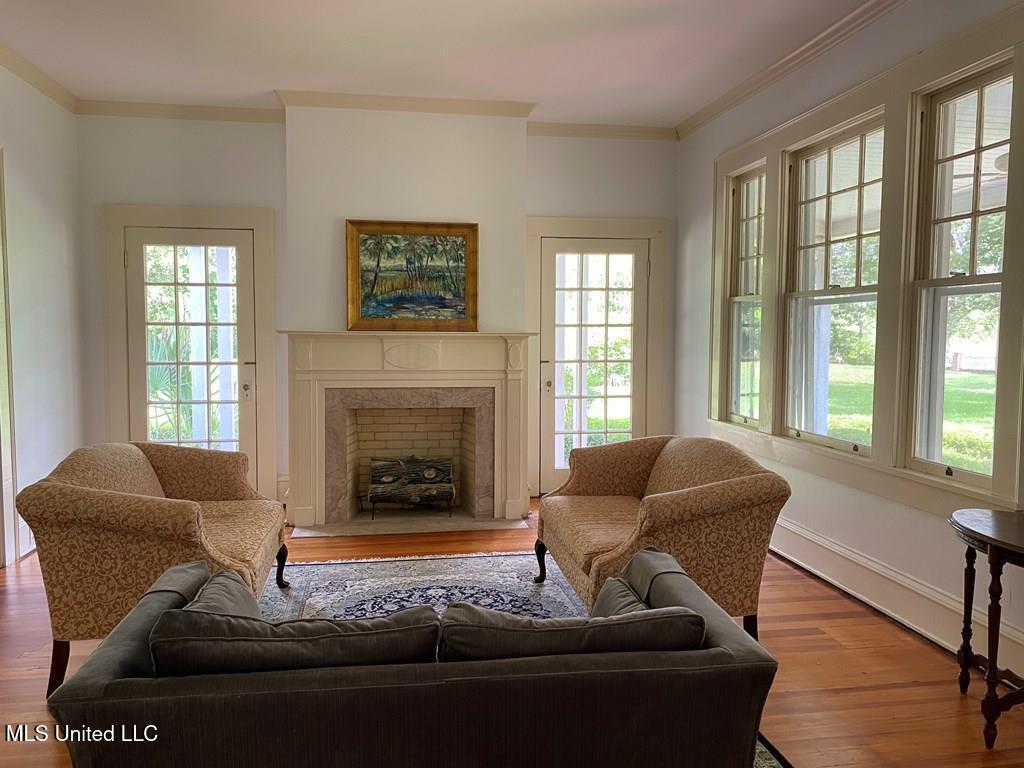 125 Riverside Street