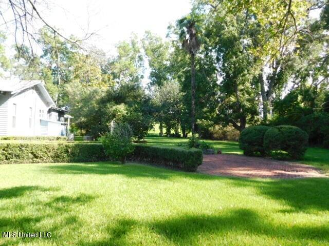 125 Riverside Street